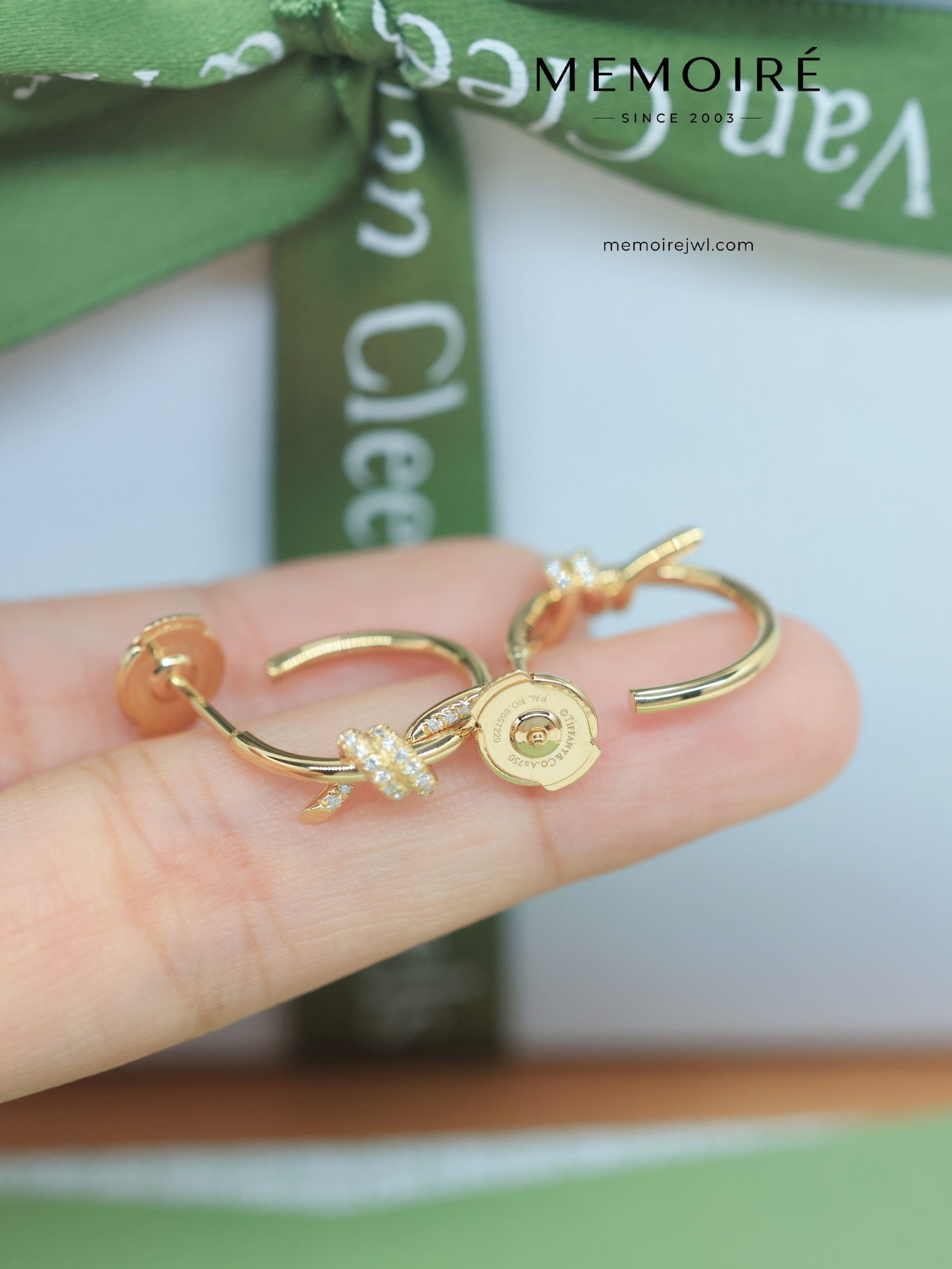 MEMOIRÉ Yellow Gold Small Round Knot Hoop Earrings with Diamonds - Image 4