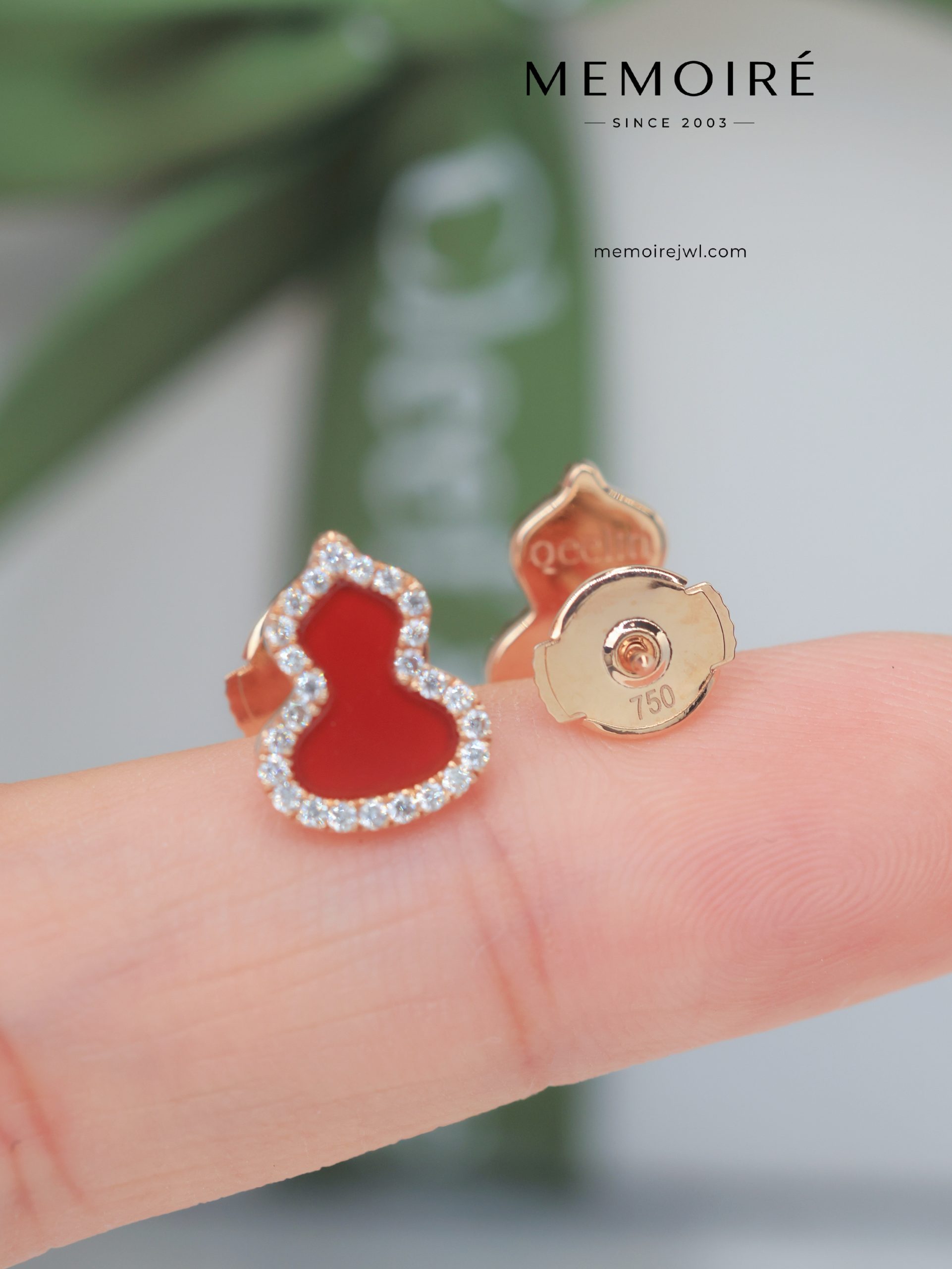 MEMOIRÉ Rose Gold Mini Red Agate Gourd Stud Earrings - Image 4