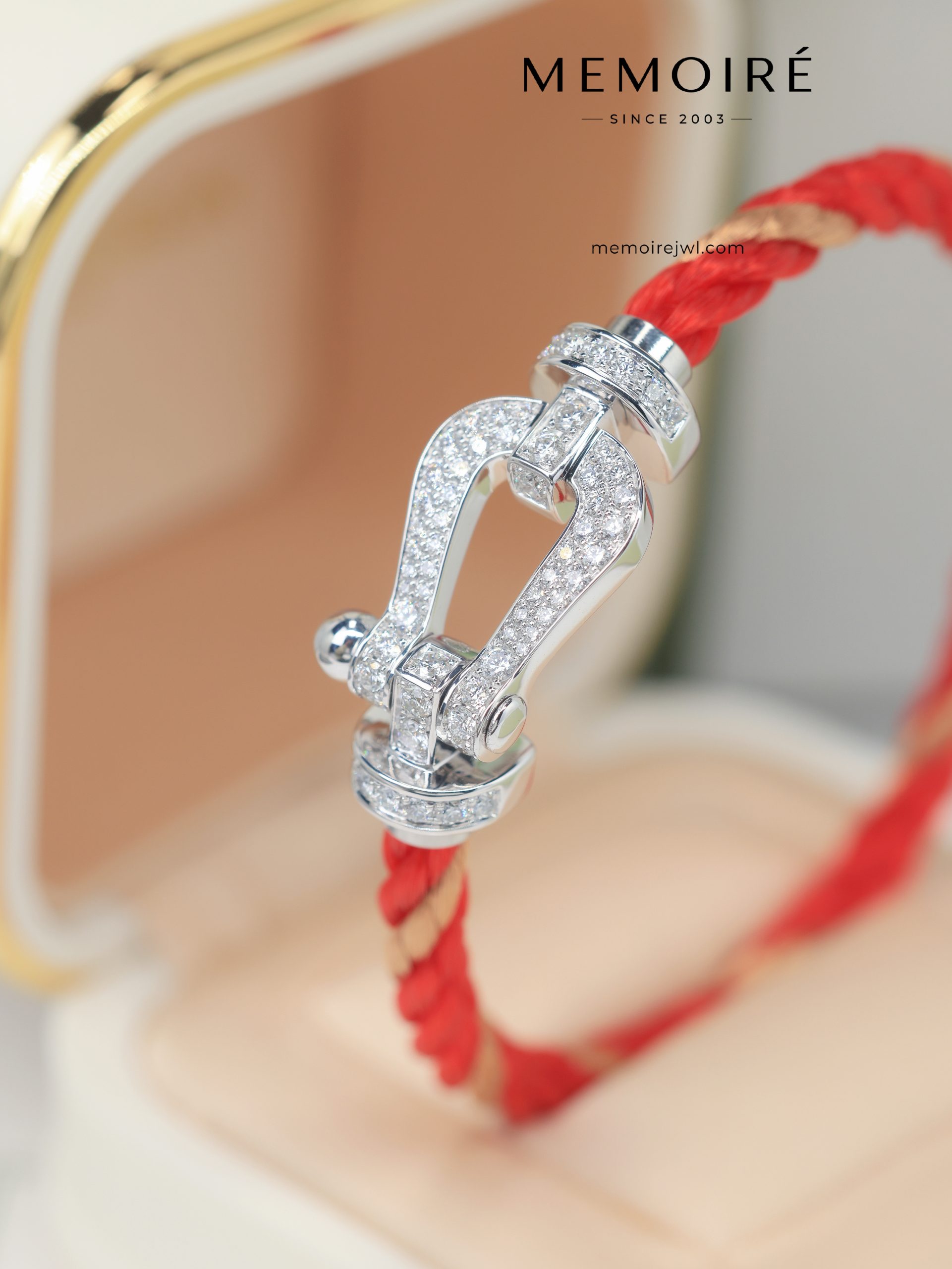 MEMOIRÉ White Gold Large Full-Pave Horseshoe Buckle Red & Gold Nylon Cord Bracelet - Image 3