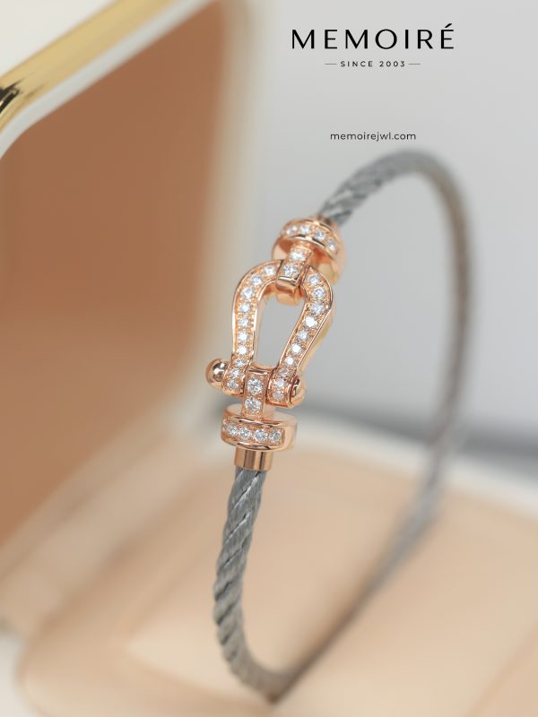 MEMOIRÉ Rose Gold Medium Full-Pave Horseshoe Buckle Silver Nylon Cord Bracelet