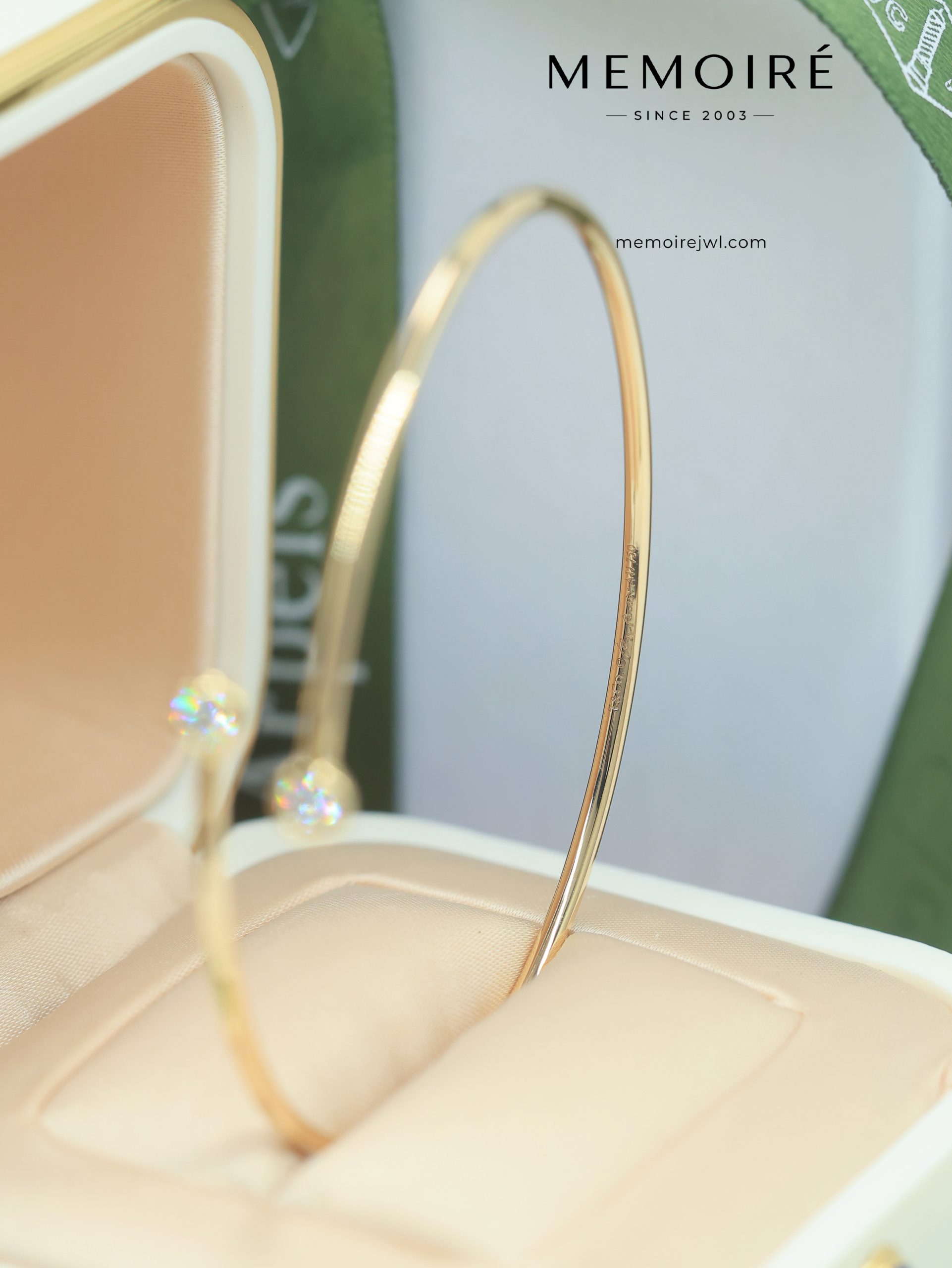MEMOIRÉ Yellow Gold 2-Stone Bezel-Set Diamond Bangle - Image 4