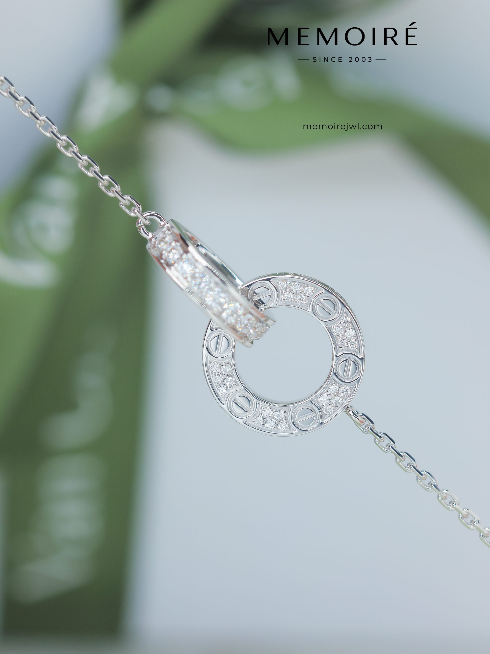 MÉMOIRÉ 18K White Gold Interlocking Circle Diamond Necklace