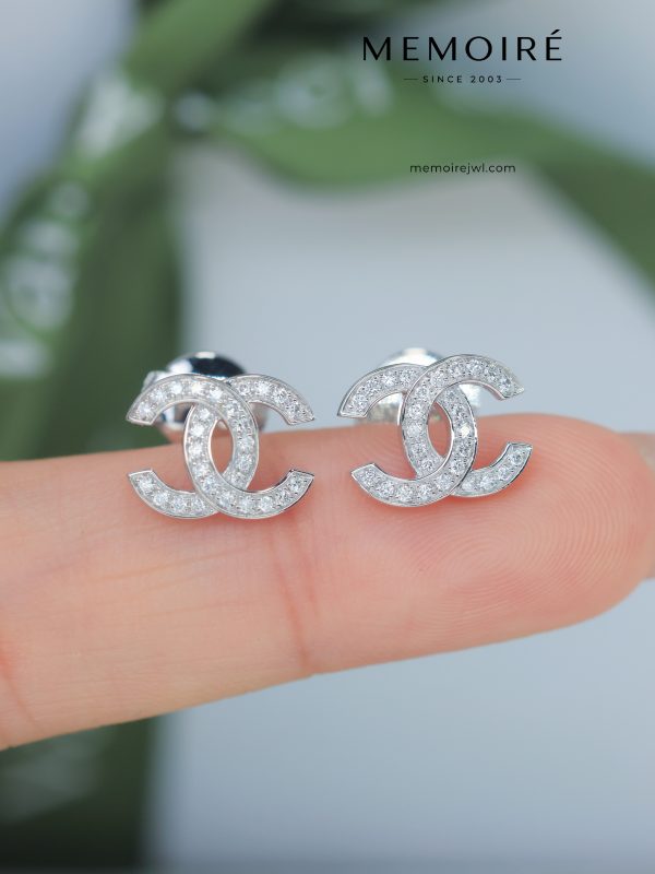 MEMOIRÉ White Gold 15mm Full-Pave Double C Stud Earrings