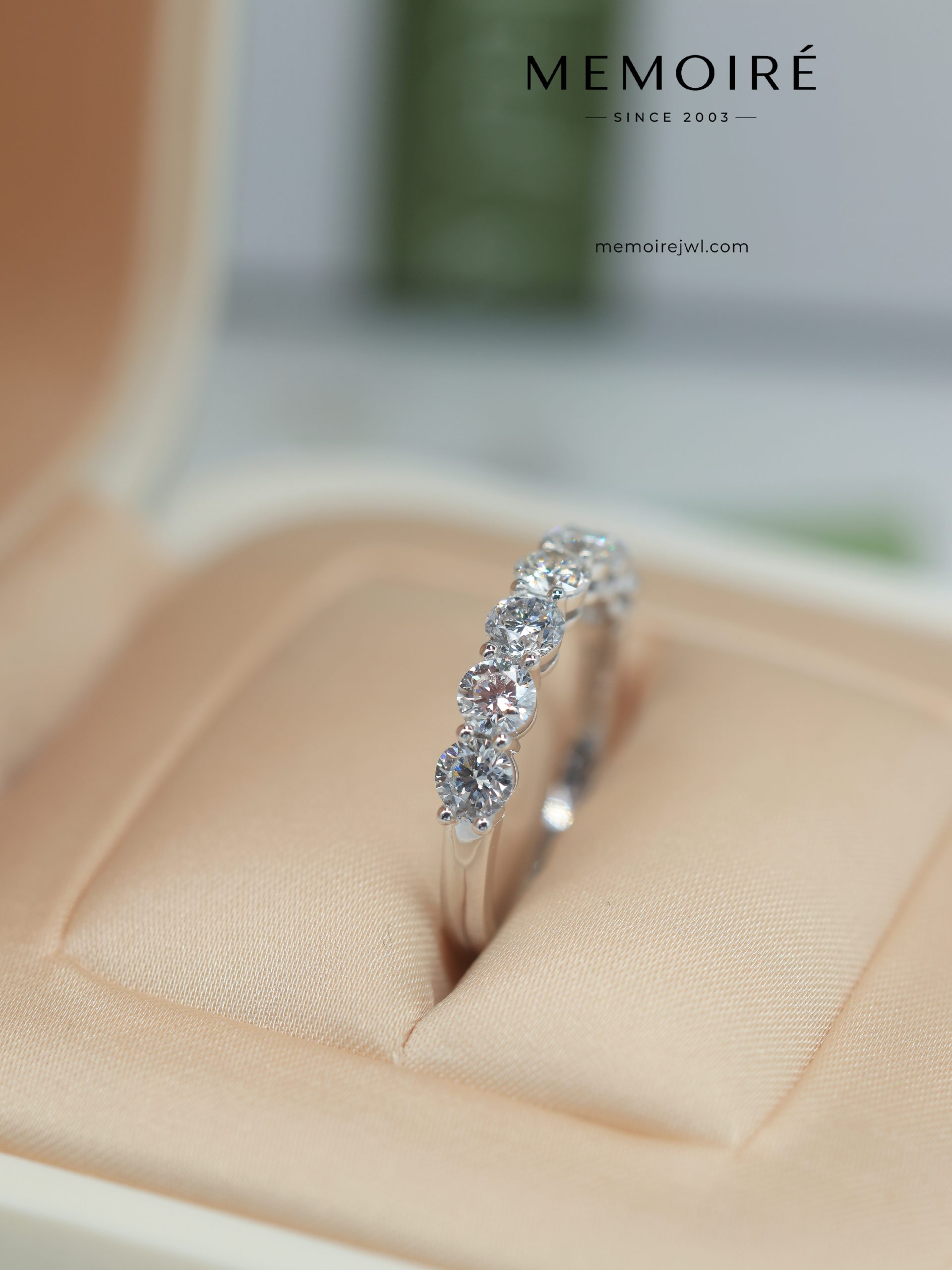 MÉMOIRÉ 18K White Gold Half Eternity Diamond Band Ring - Image 3