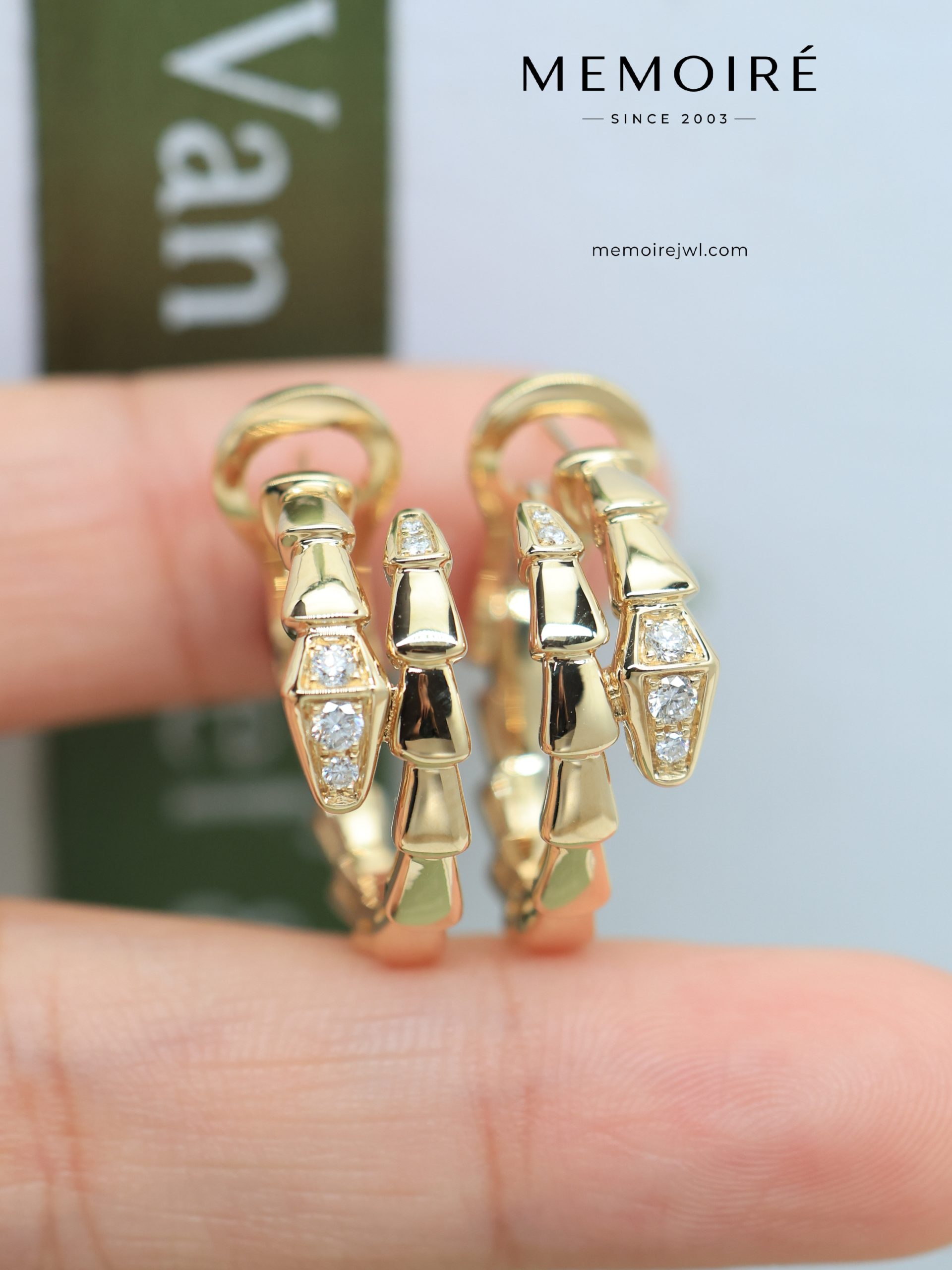 MÉMOIRÉ Snake Segment Pave Diamond 18K Yellow Gold Hoop Earrings