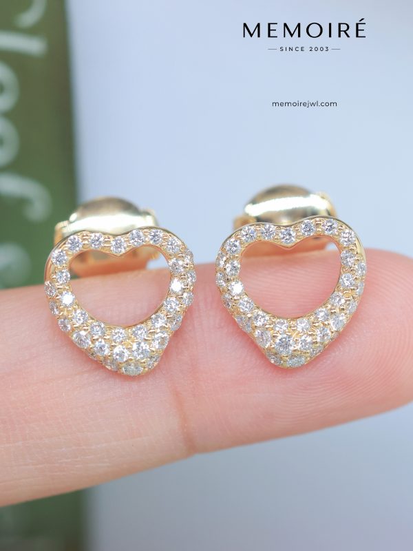 MEMOIRÉ Yellow Gold Full-Pave Heart Stud Earrings