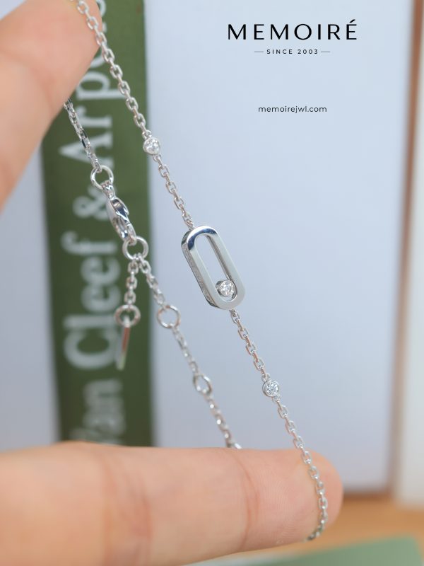 MEMOIRÉ White Gold Small Single Moving Diamond Bracelet