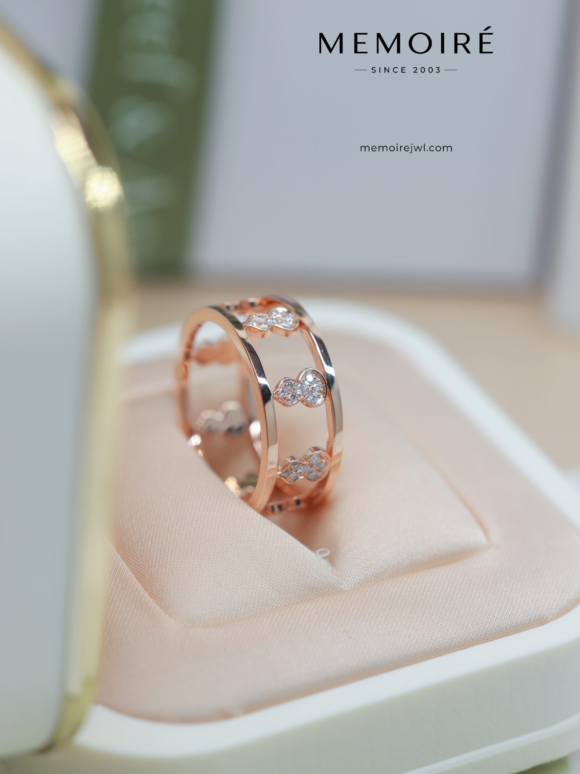 MEMOIRÉ Rose Gold Wide Gourd Ring - Image 3