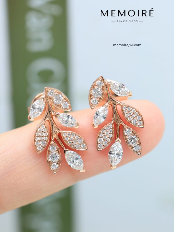 MEMOIRÉ Full Pave Diamond Leaf Stud Earrings in Rose Gold