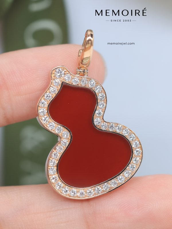 MEMOIRÉ Rose Gold Large Red Agate Gourd Pendant