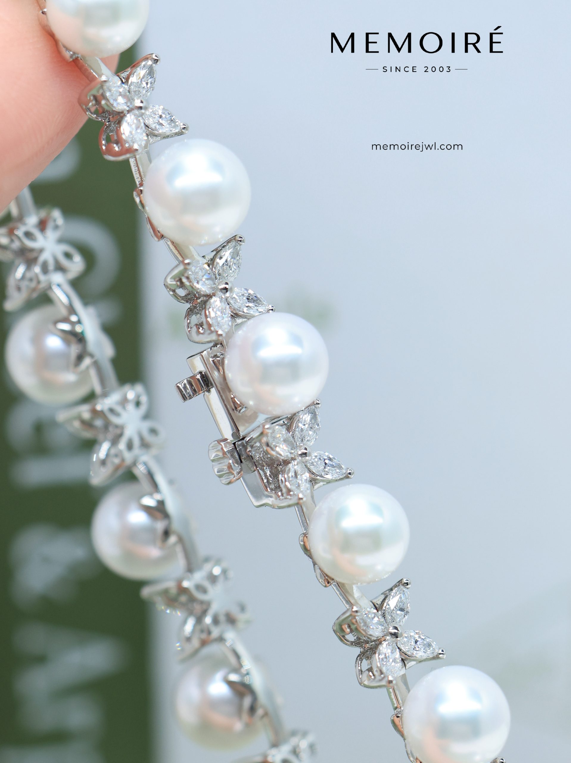 MEMOIRÉ Platinum Marquise-Cut Diamond and Pearl Alternating Bracelet - Image 4
