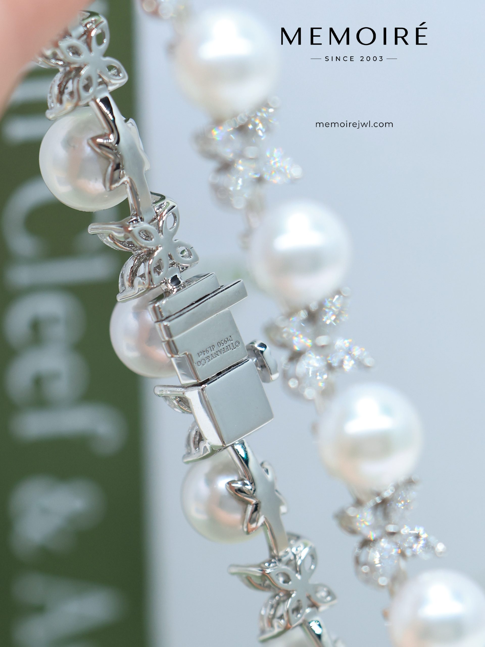 MEMOIRÉ Platinum Marquise-Cut Diamond and Pearl Alternating Bracelet - Image 3