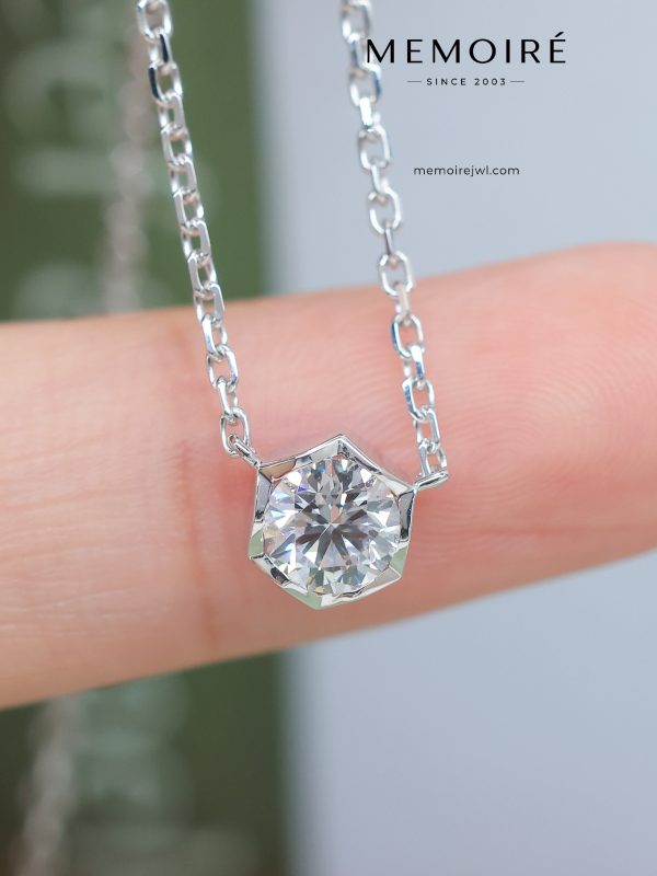 MEMOIRÉ Platinum Hexagonal Honeycomb Single Diamond Necklace