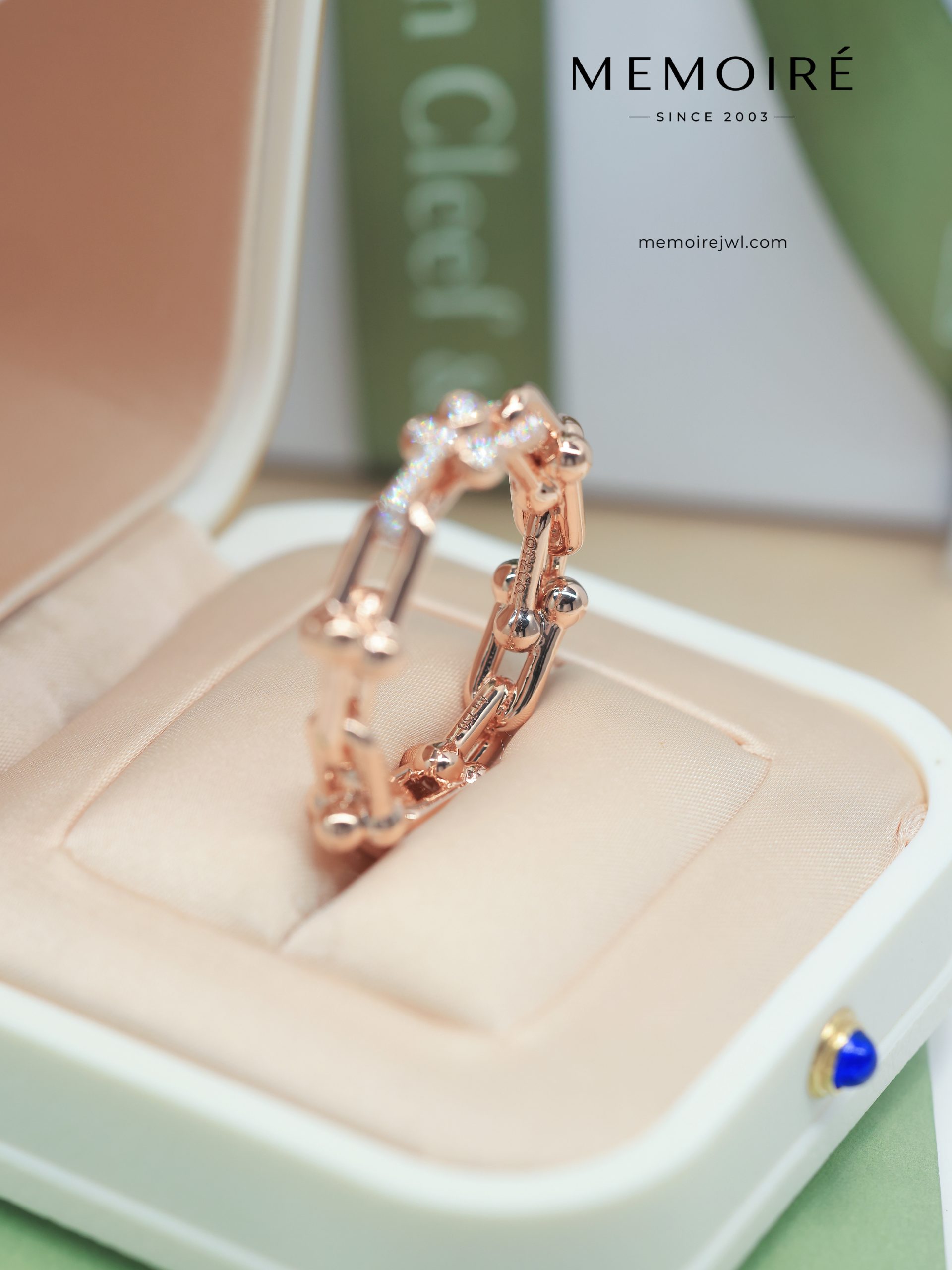 MEMOIRÉ U-Link Horseshoe Diamond Ring in Rose Gold - Image 2