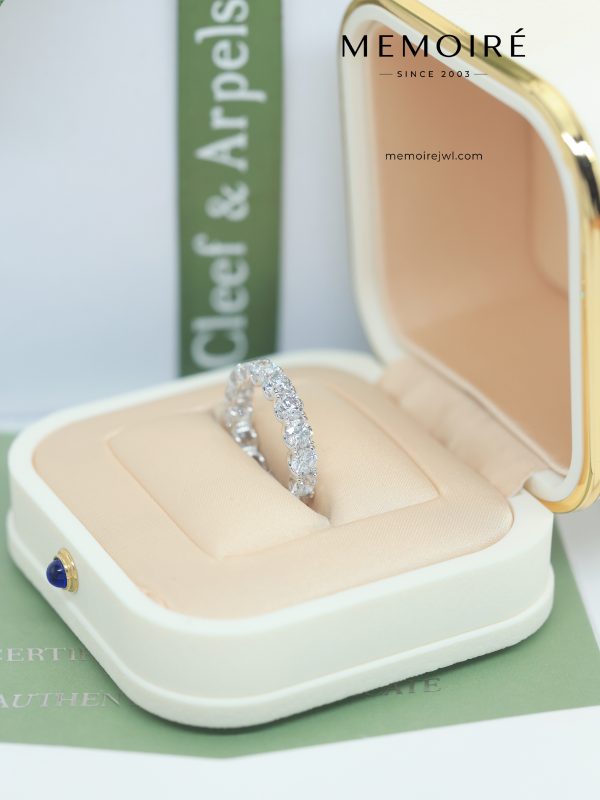 MÉMOIRÉ 18K White Gold Four Prong Full Round Eternity Ring