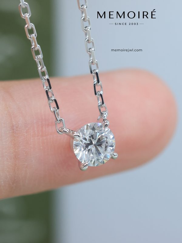 MÉMOIRÉ 18K White Gold Floating Diamond Necklace