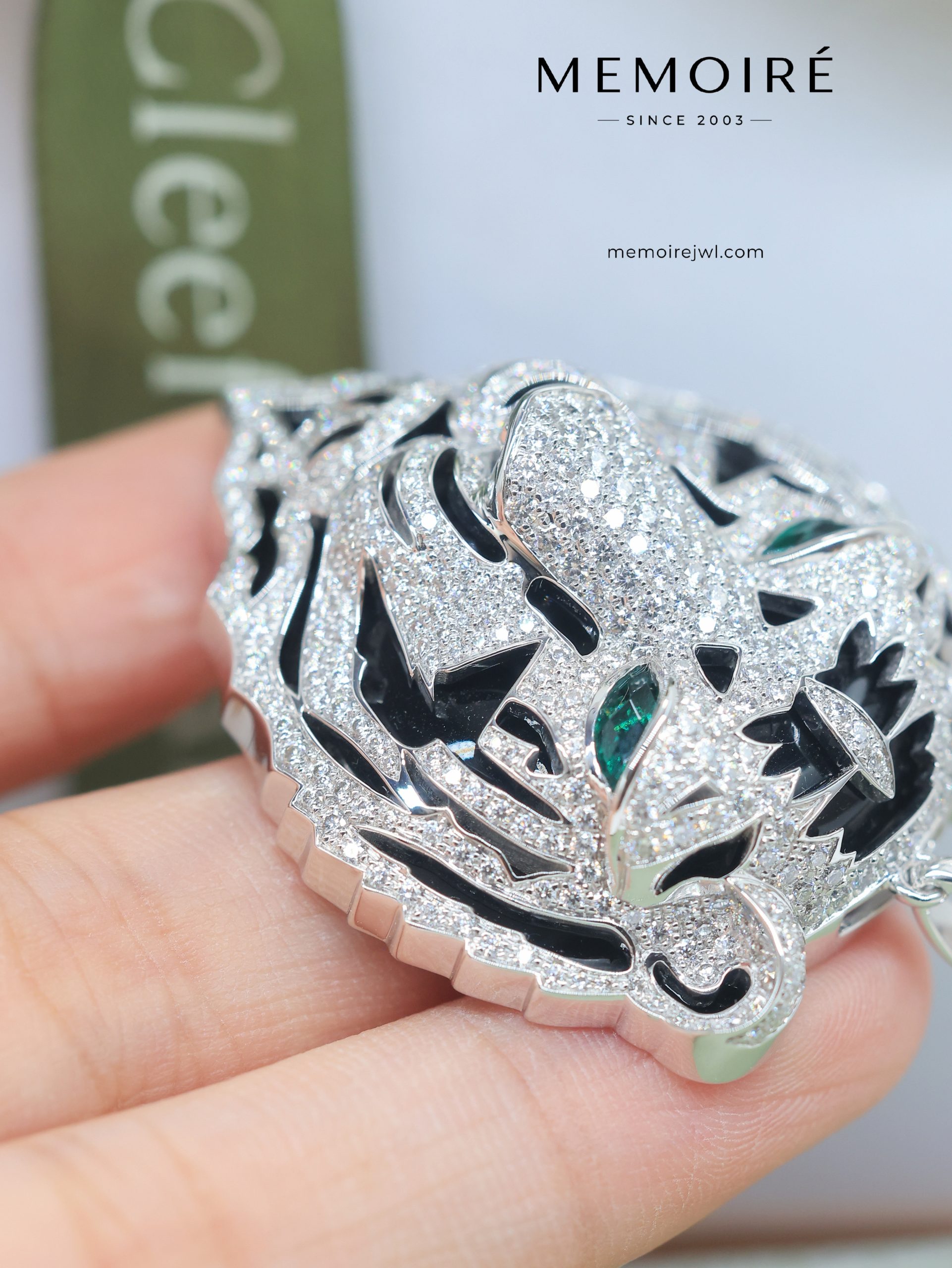 MÉMOIRÉ Gemstone Inlaid Diamond Tiger Head Charm Pendant - Image 4
