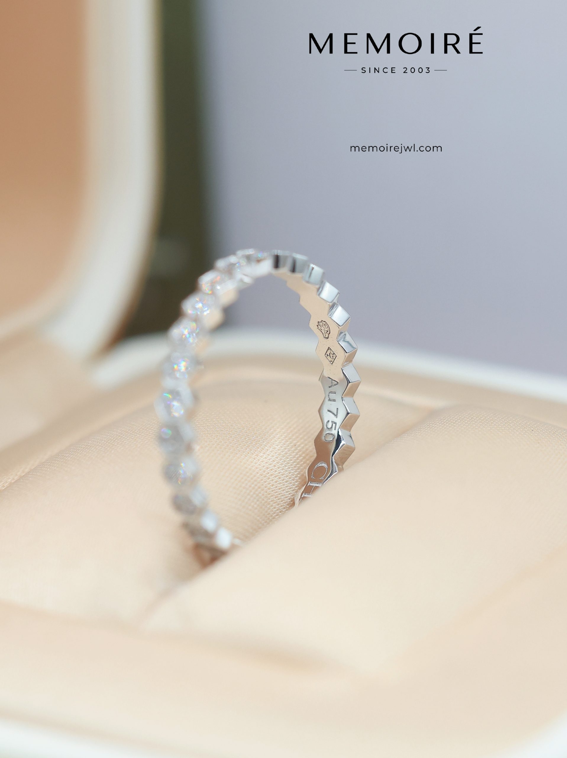 MEMOIRÉ Platinum Narrow Full-Pave Honeycomb Ring - Image 5