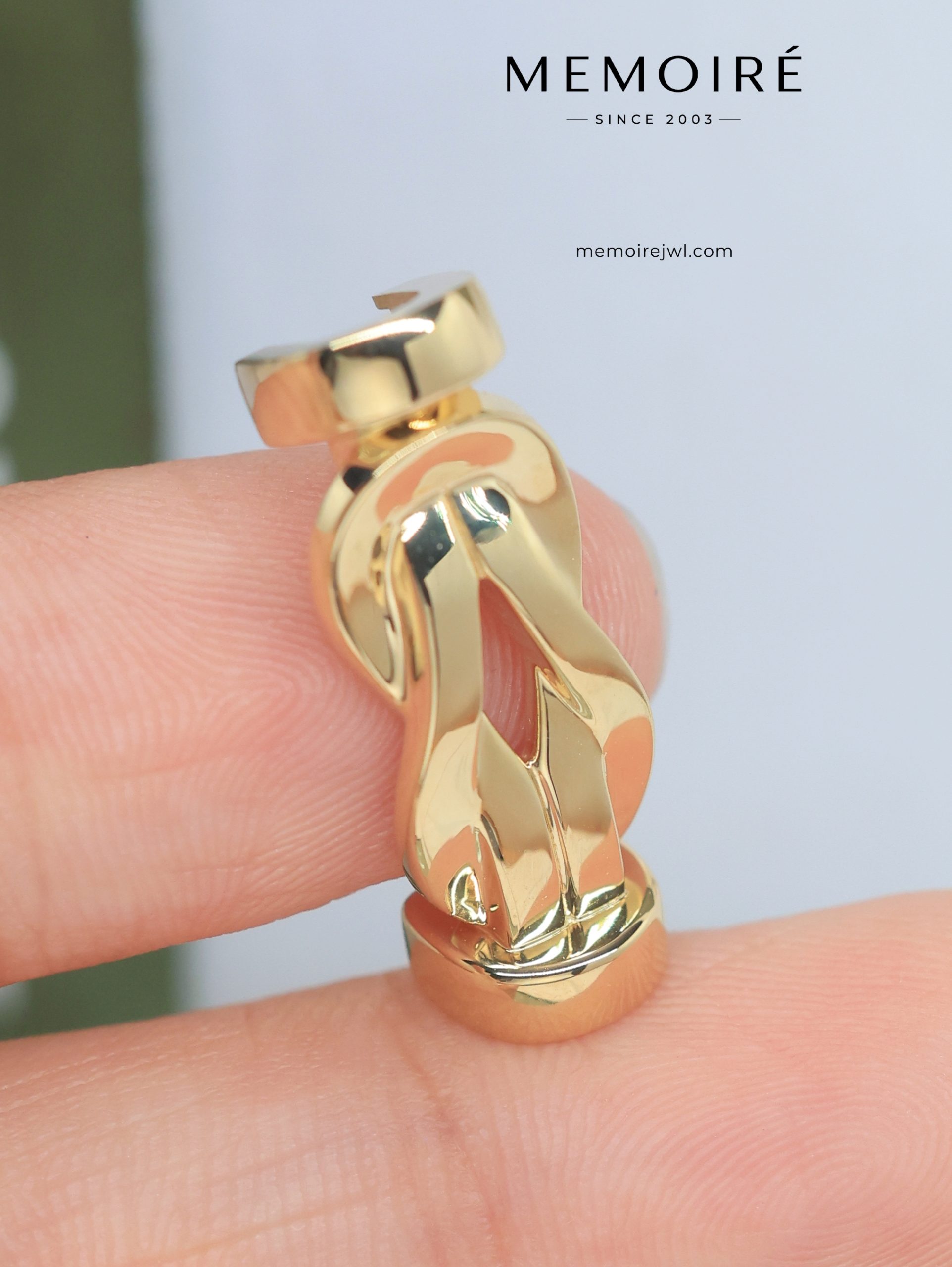 MEMOIRÉ Yellow Gold Large Plain Figure-Eight Buckle Head