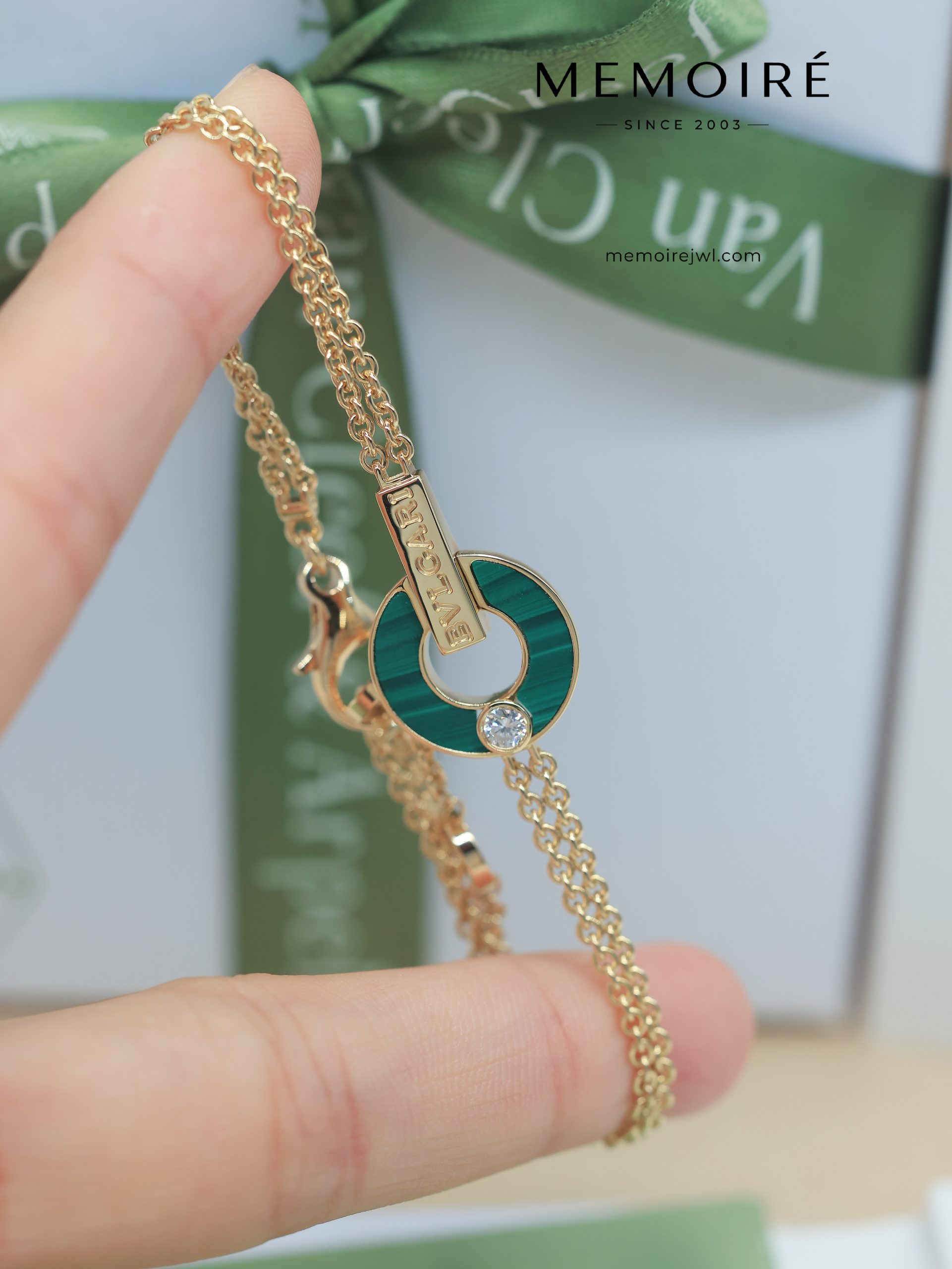 MÉMOIRÉ Malachite Circle Diamond 18K Yellow Gold Double Chain Bracelet
