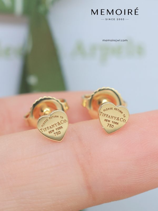 MEMOIRÉ Yellow Gold Mini Heart Tag Stud Earrings