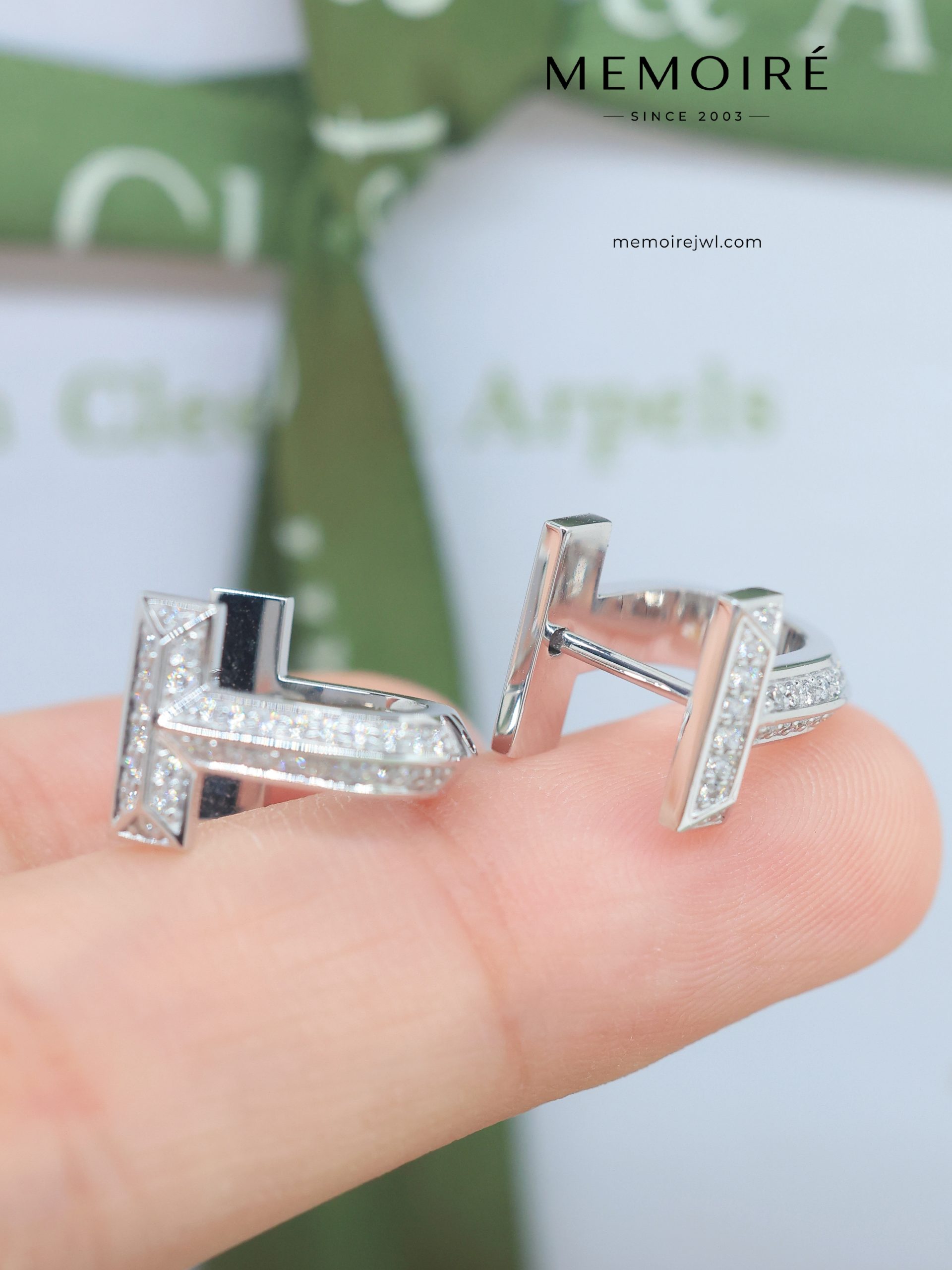 MEMOIRÉ Platinum Full-Pave Diamond U-Shaped Earrings - Image 4
