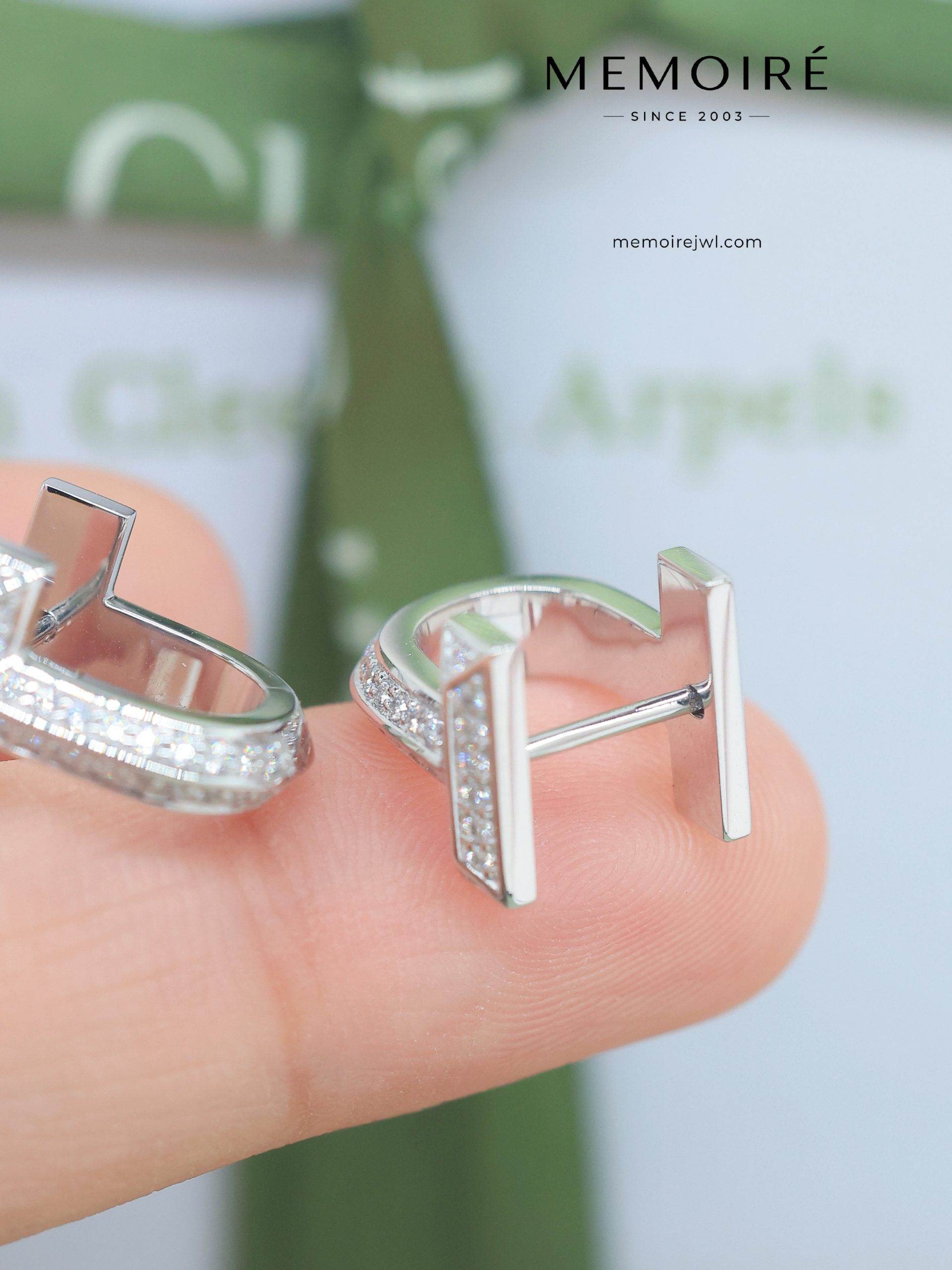 MEMOIRÉ Platinum Full-Pave Diamond U-Shaped Earrings - Image 5