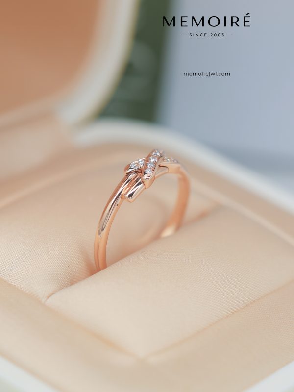 MEMOIRÉ Rose Gold Full-Pave Diamond Cross Ring