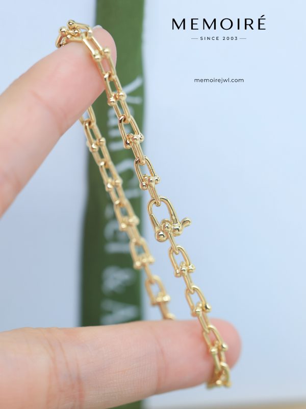 MEMOIRÉ Yellow Gold Small U-Link Horseshoe Bracelet