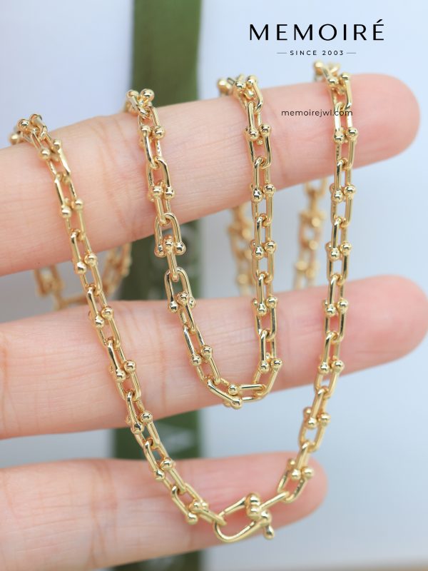 MEMOIRÉ Yellow Gold Small U-Link Horseshoe Necklace (No Diamonds)