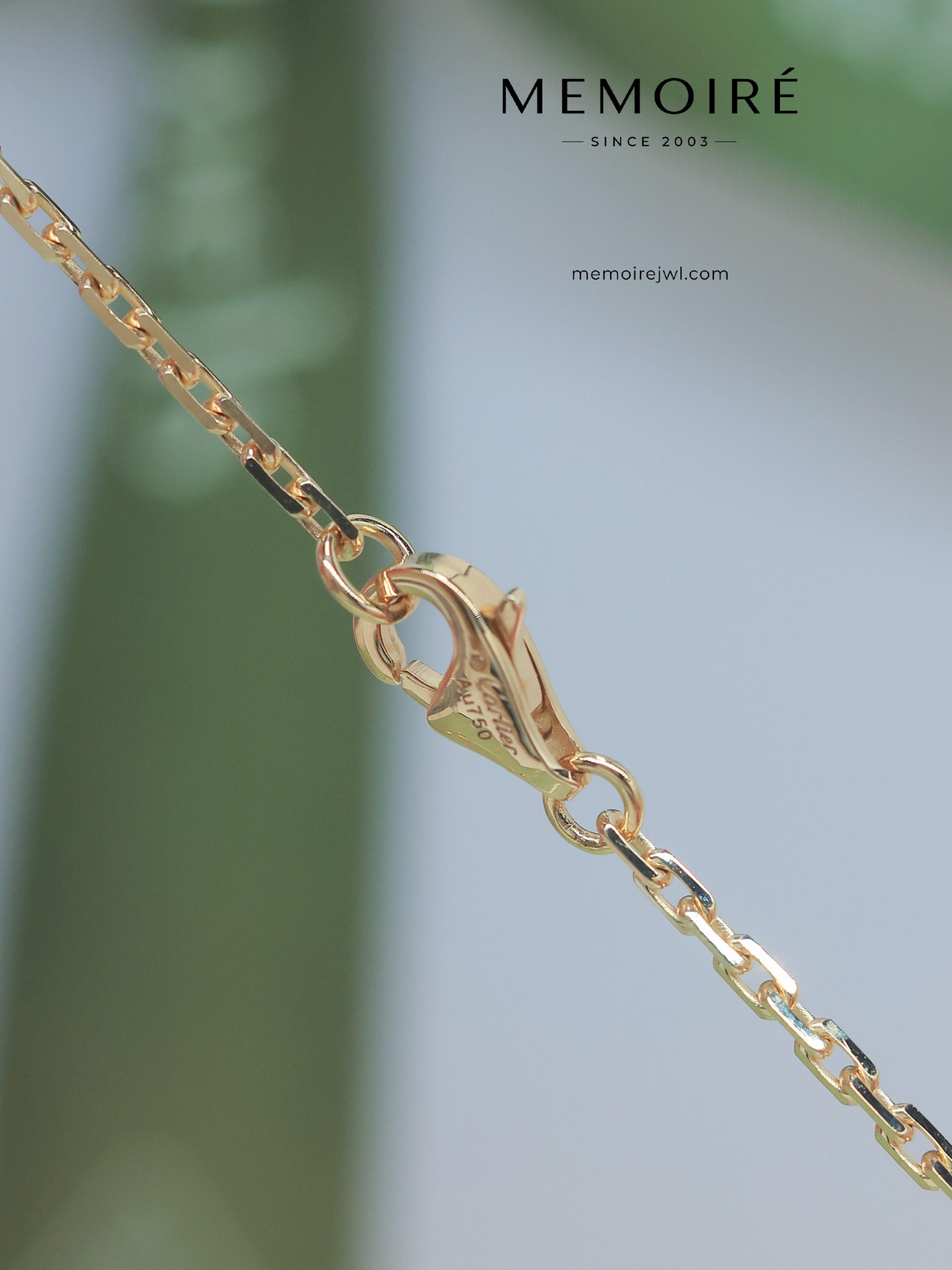 MÉMOIRÉ 18K Gold Dual Finish Interlocking Circle Necklace - Image 5