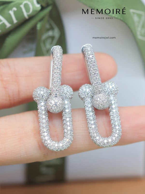MEMOIRÉ Platinum Large Full-Pave Diamond U-Shaped Horseshoe Earrings