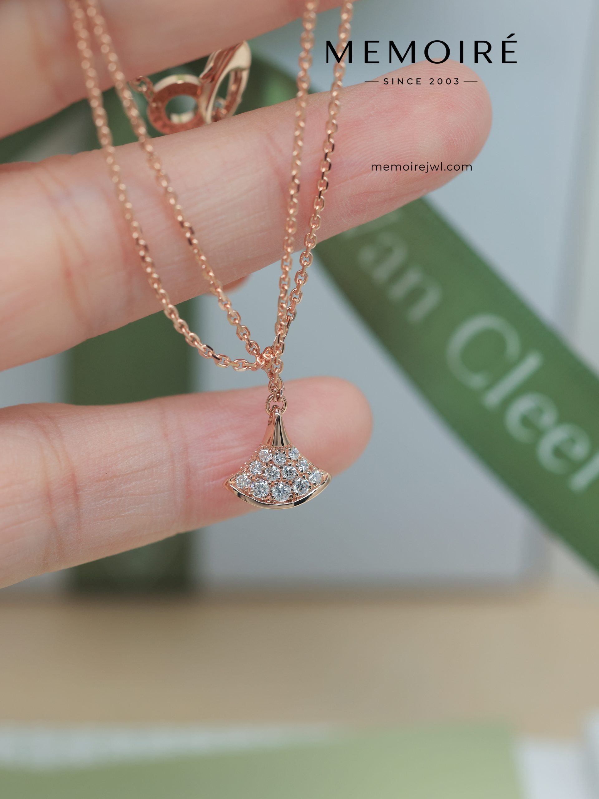 MÉMOIRÉ 18K Rose Gold Pave Fan Skirt Diamond Necklace