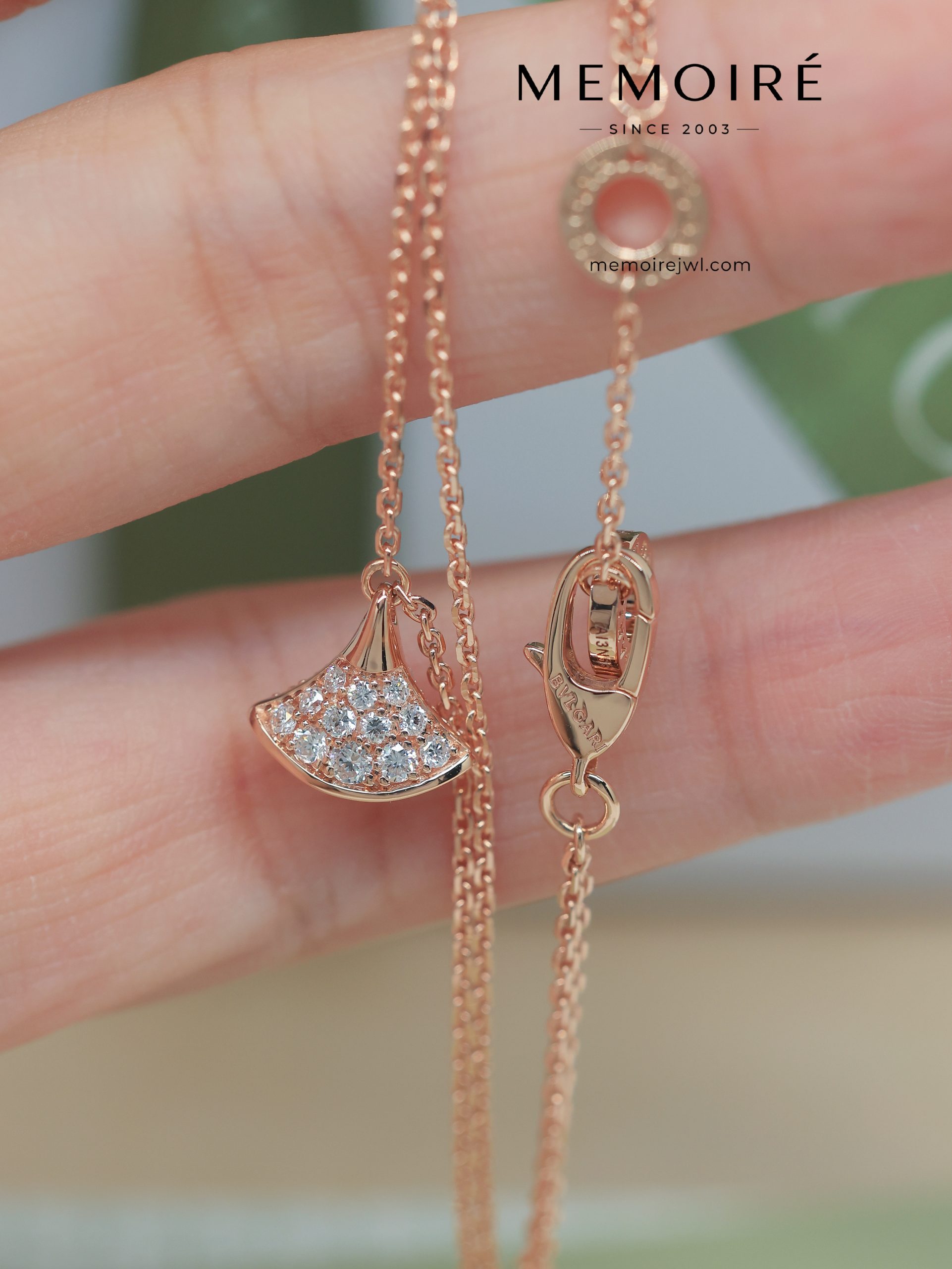 MÉMOIRÉ 18K Rose Gold Pave Fan Skirt Diamond Necklace - Image 4
