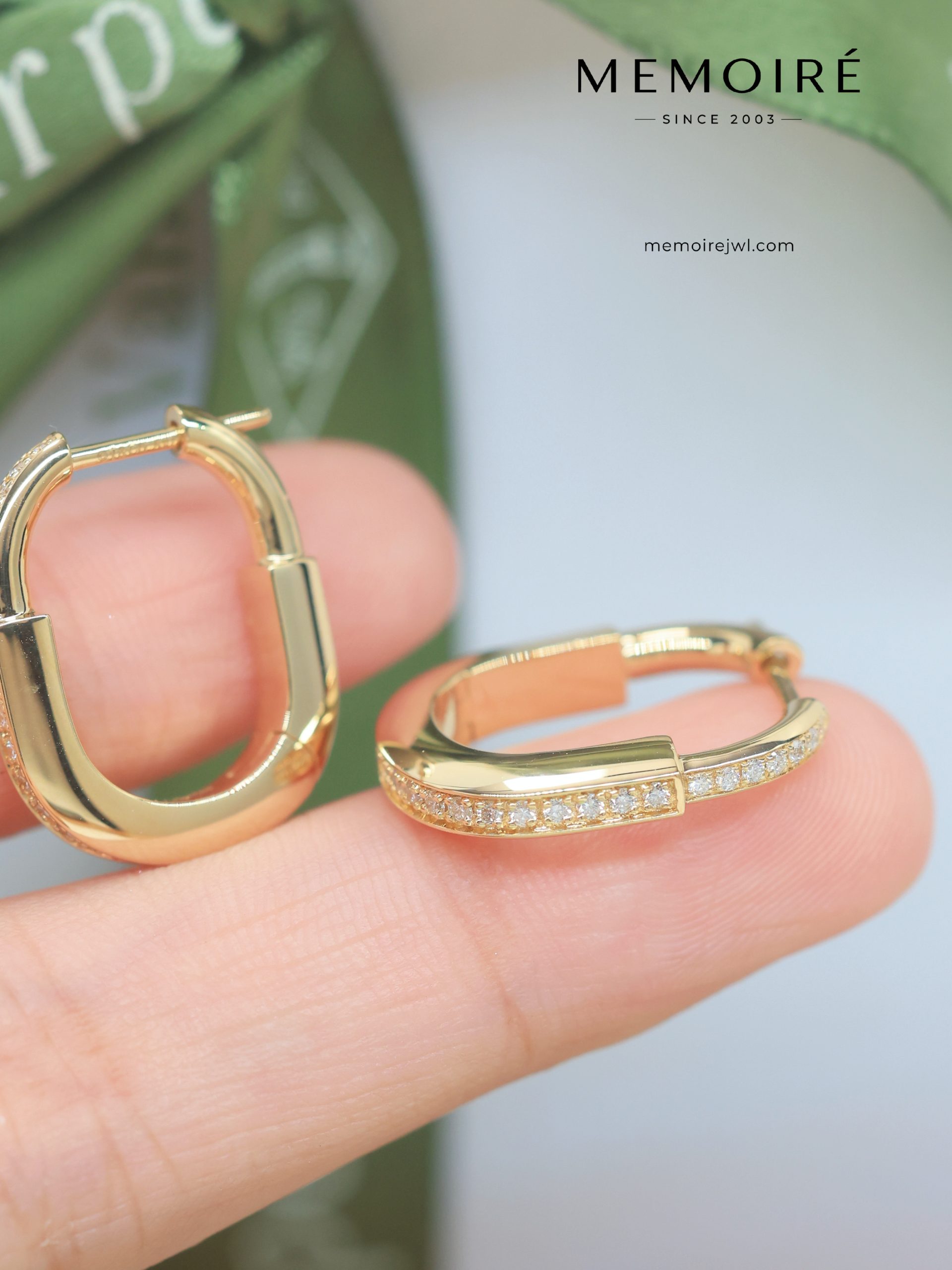 MEMOIRÉ Yellow Gold Small Full-Pave Lock U-Shaped Earrings - Image 5
