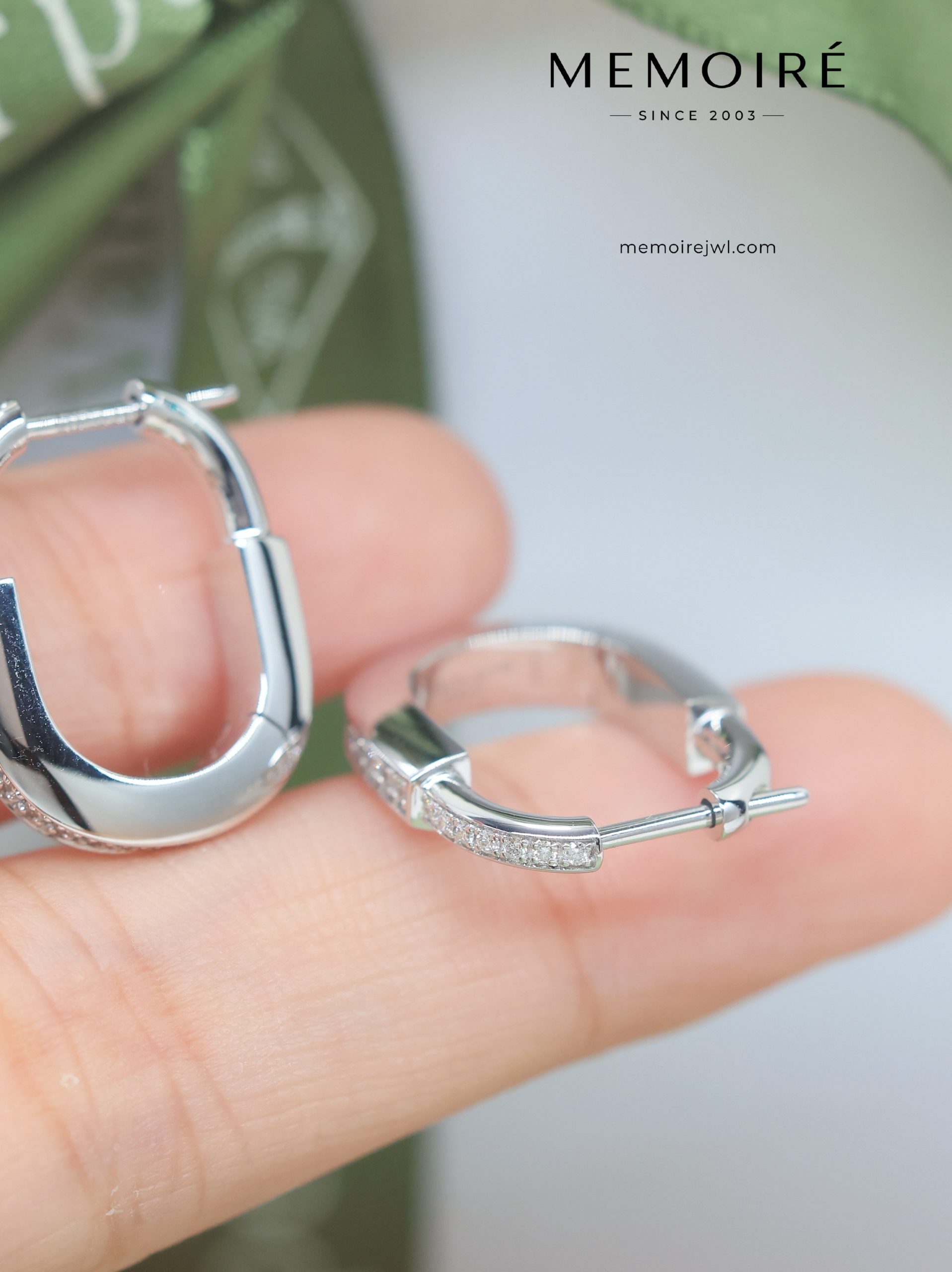 MEMOIRÉ Platinum Small Full-Pave Diamond Lock U-Shaped Earrings - Image 4