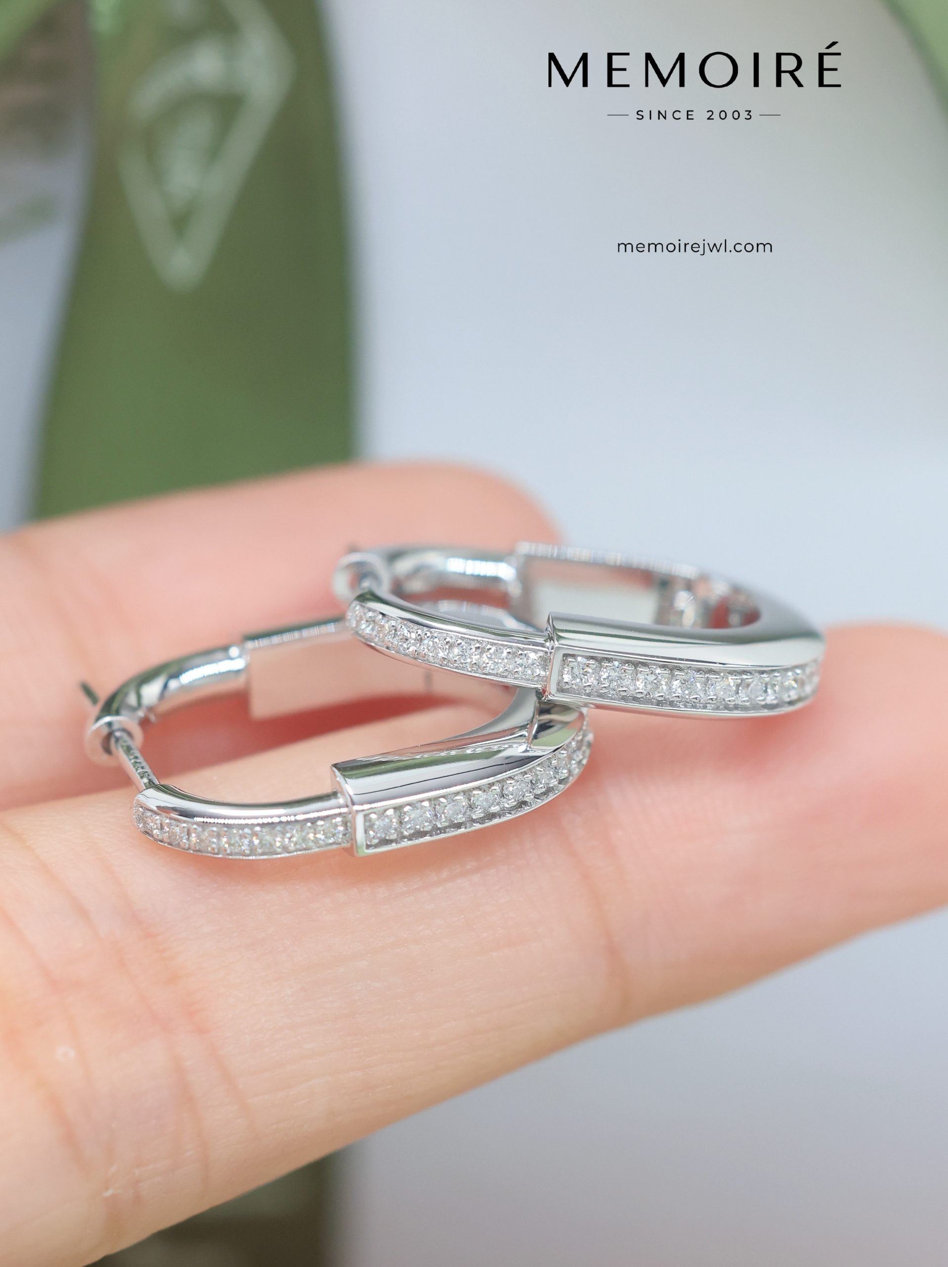 MEMOIRÉ Platinum Small Full-Pave Diamond Lock U-Shaped Earrings - Image 5