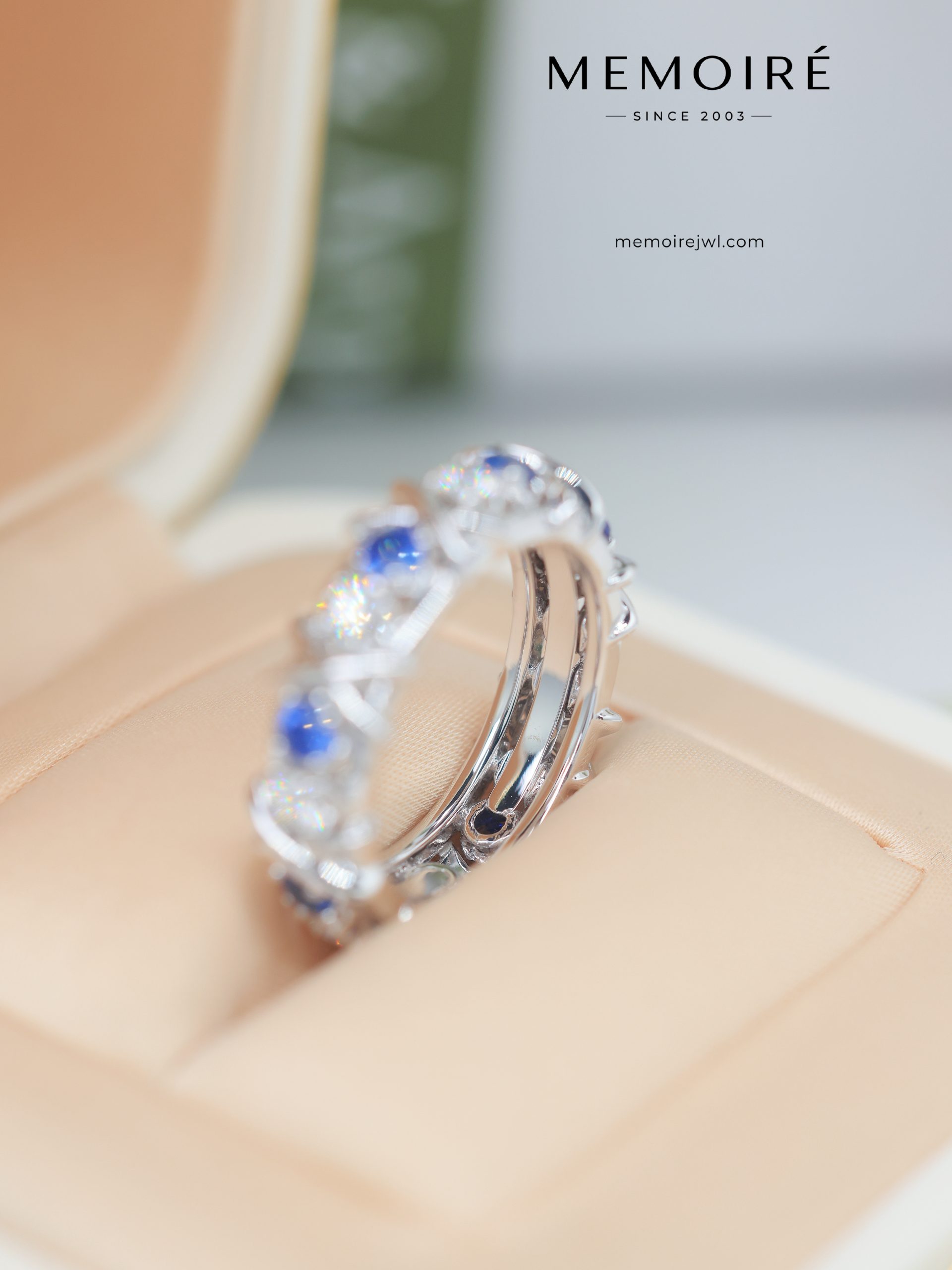 MEMOIRÉ Platinum 16-Stone Ring with Sapphires and Diamonds - Image 5