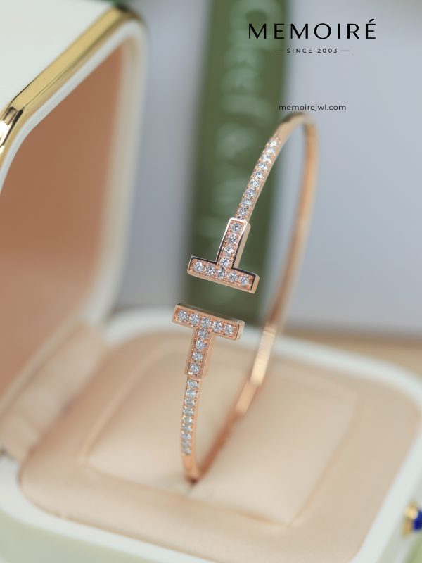 MEMOIRÉ Full Pave Diamond Double T Bangle in Rose Gold