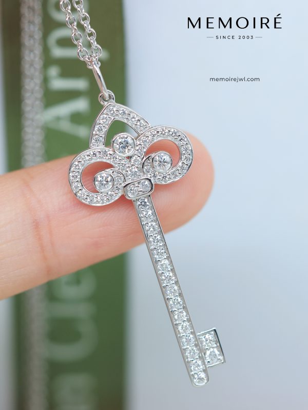 MEMOIRÉ Platinum Large Full-Pave Diamond Key Necklace