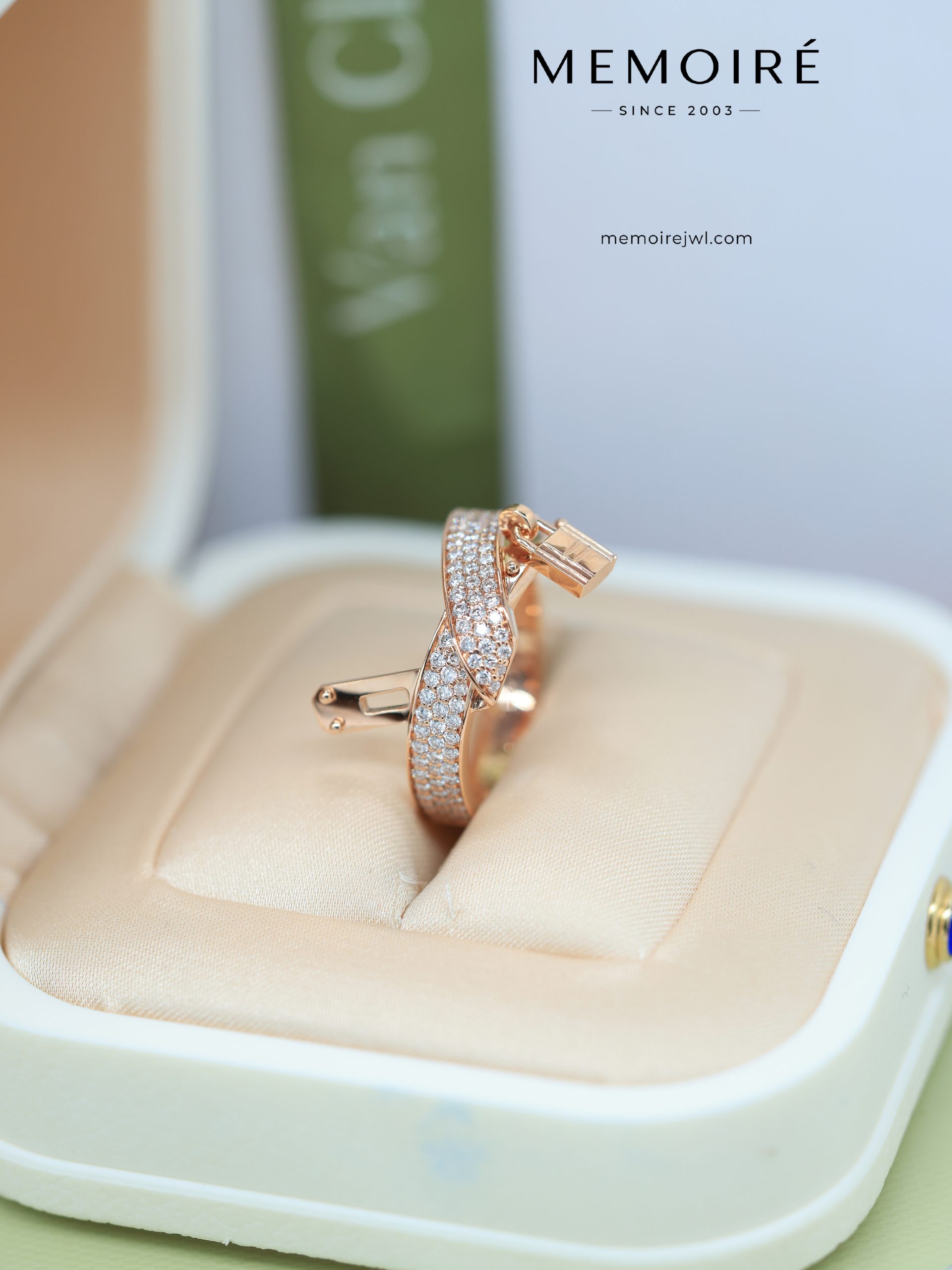 MEMOIRÉ 18K Rose Gold Twisted Full Pave Diamond Lock Detail Stack Ring