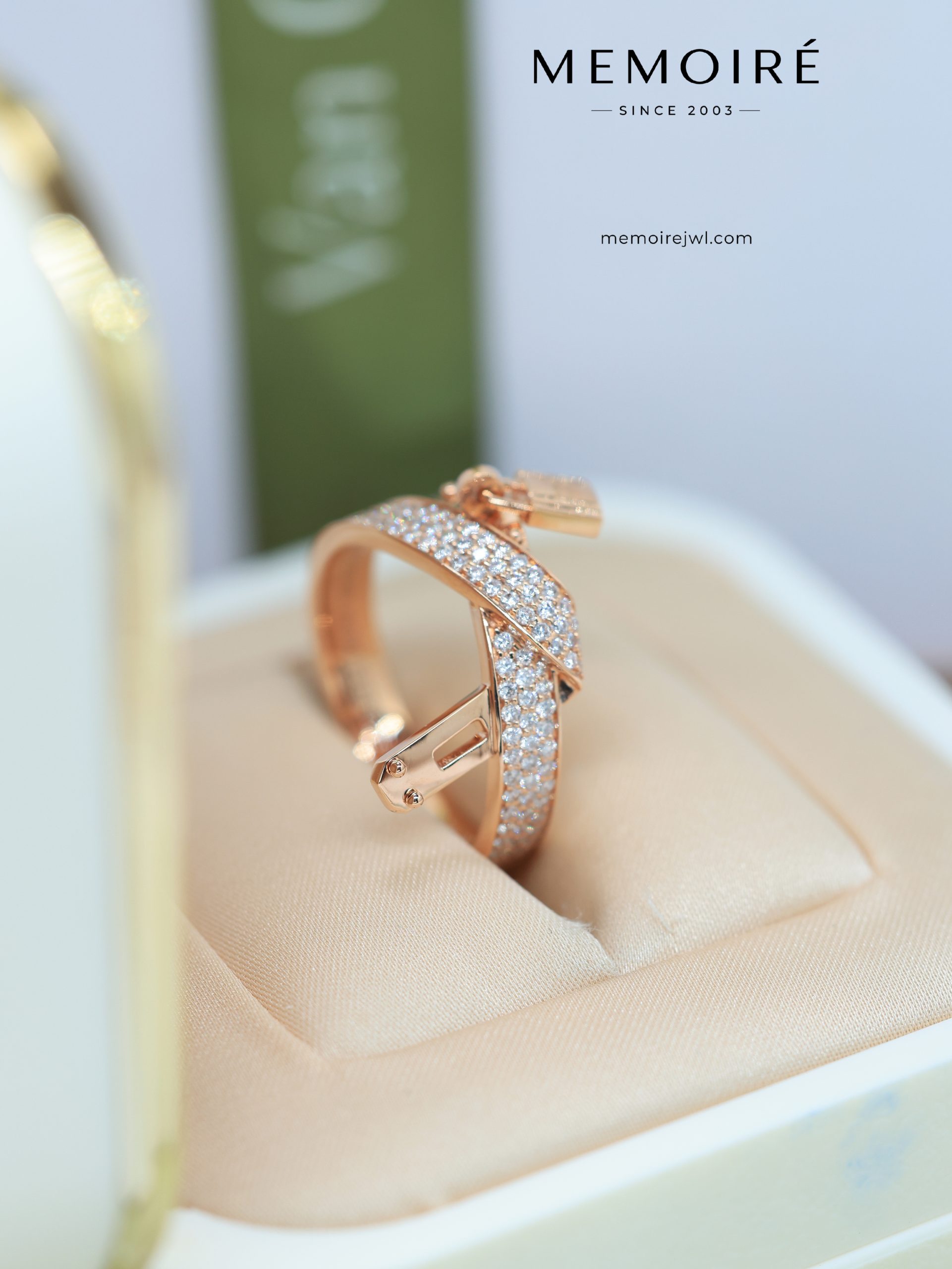 MEMOIRÉ 18K Rose Gold Twisted Full Pave Diamond Lock Detail Stack Ring - Image 3