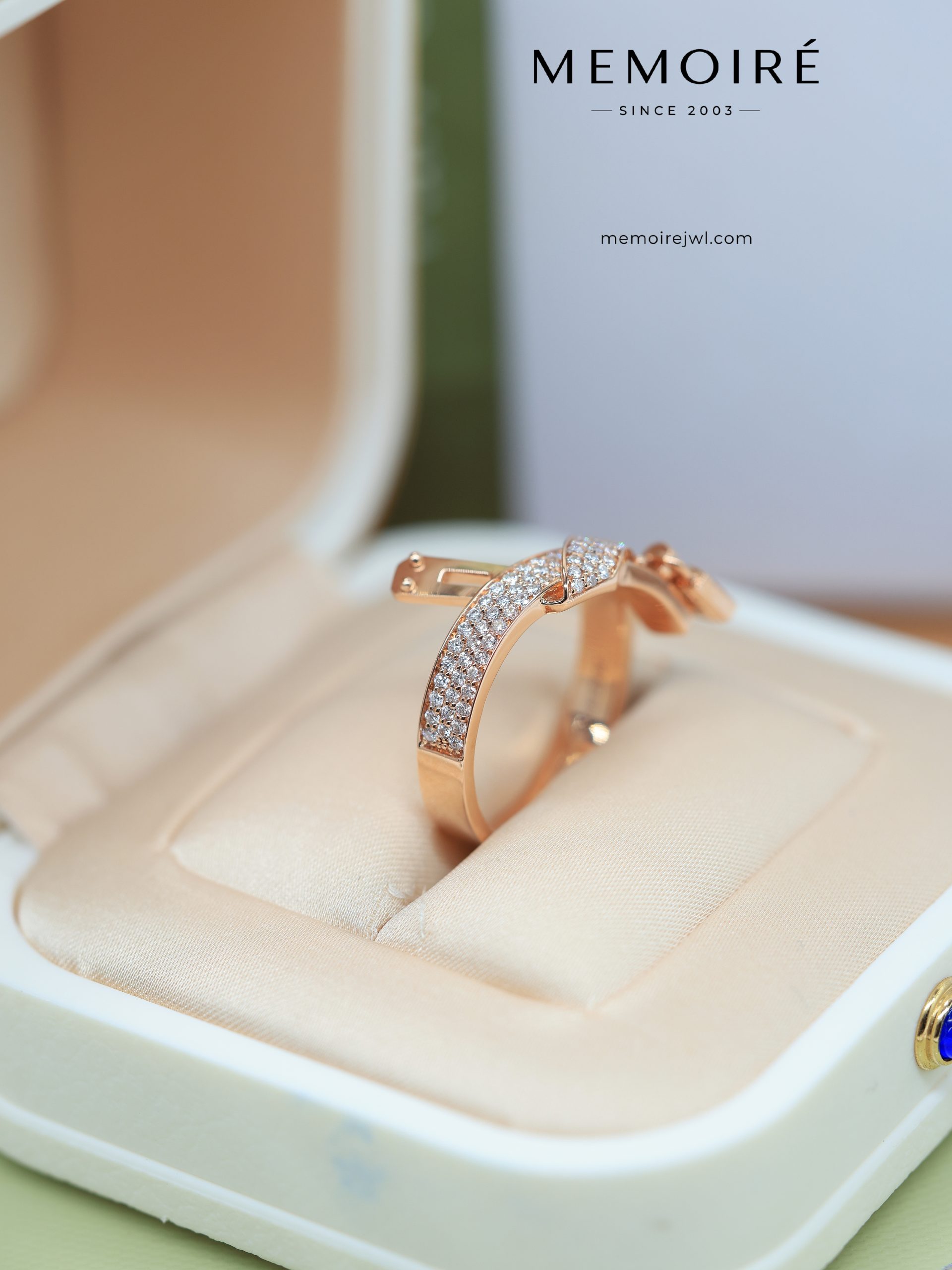 MEMOIRÉ 18K Rose Gold Twisted Full Pave Diamond Lock Detail Stack Ring - Image 4