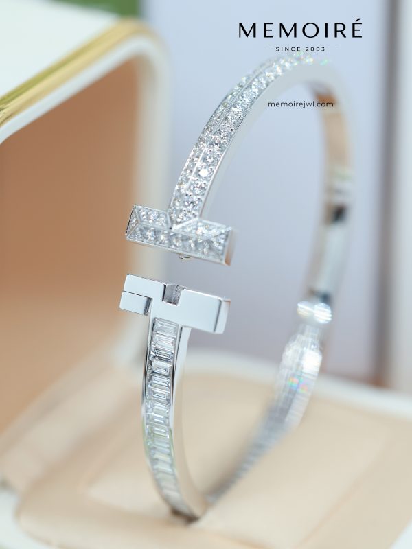 MEMOIRÉ Platinum Wide Full-Pave Diamond T1 Bangle (Round + Emerald-Cut Diamonds)