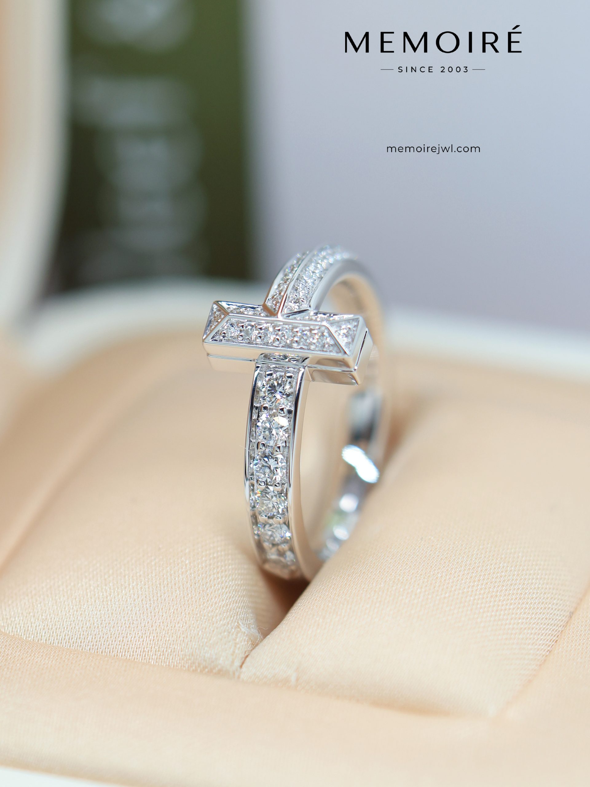 MEMOIRÉ Platinum Narrow Full-Pave T1 Ring