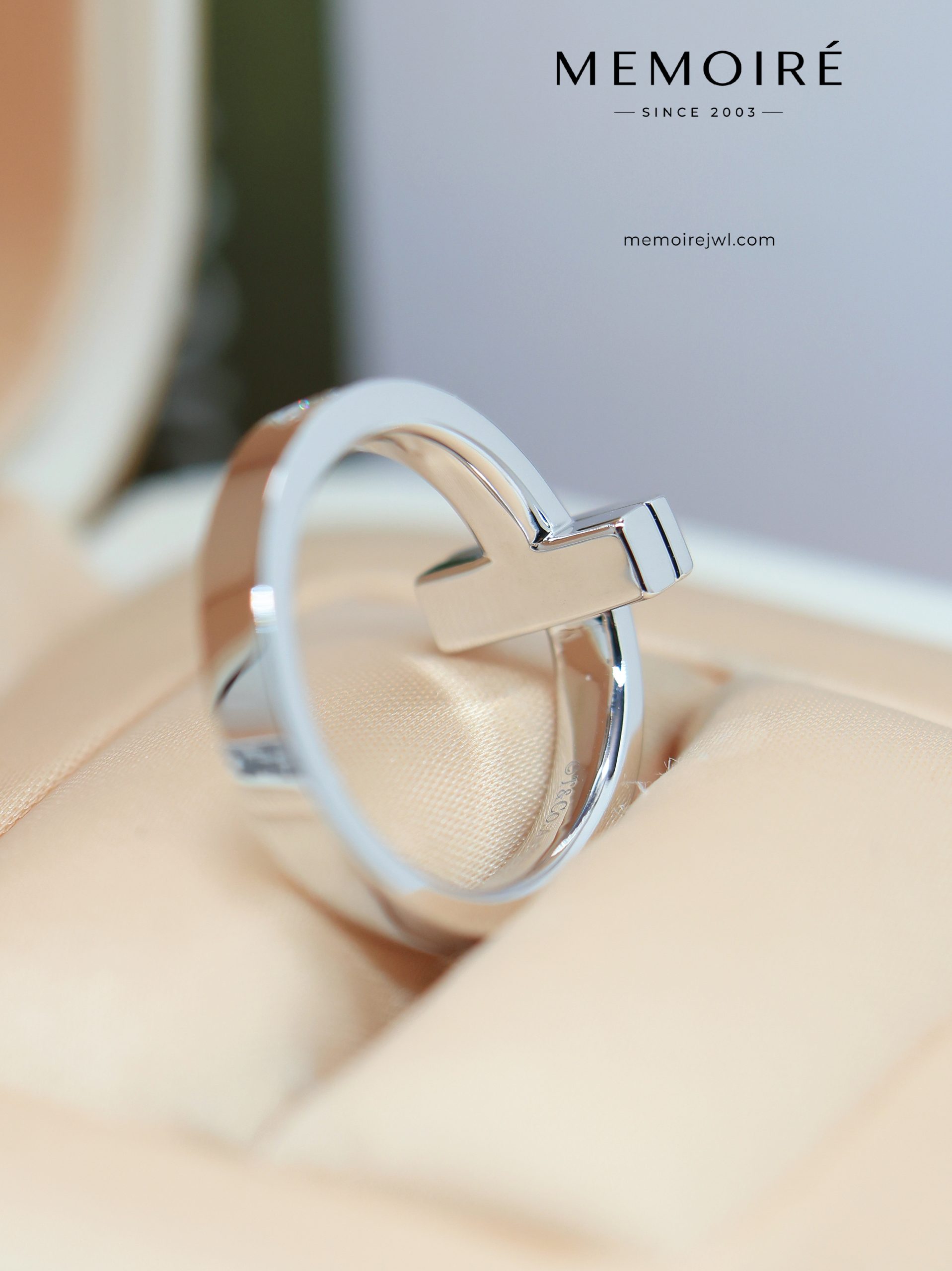 MEMOIRÉ Platinum Narrow Full-Pave T1 Ring - Image 5