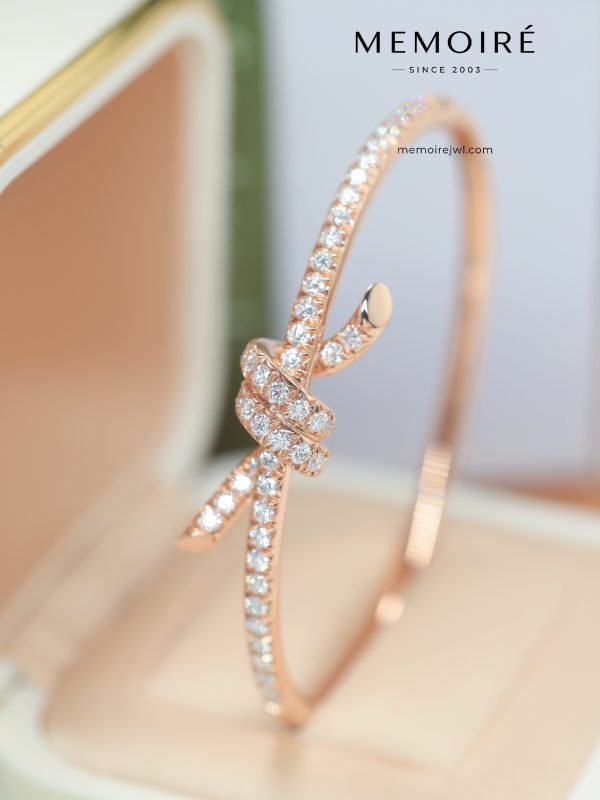 MEMOIRÉ Full Pave Diamond Knot Twist Bangle in Rose Gold
