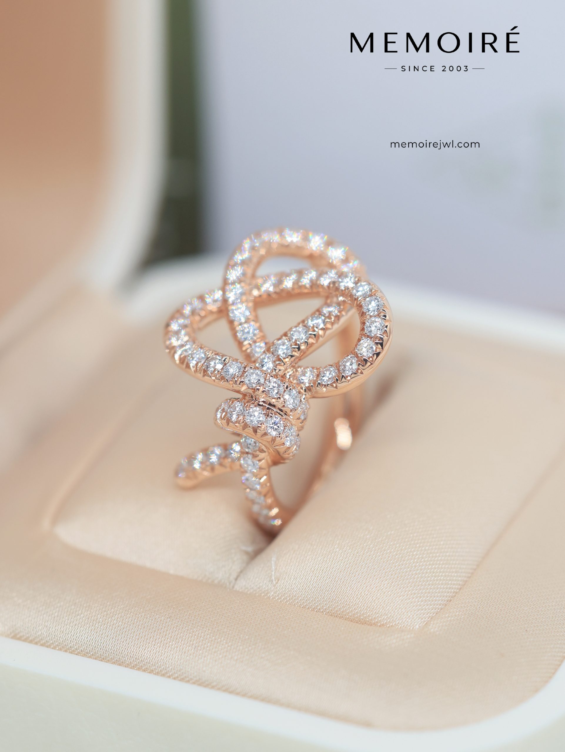 MEMOIRÉ Full Pave Diamond Knot Key Ring in Rose Gold