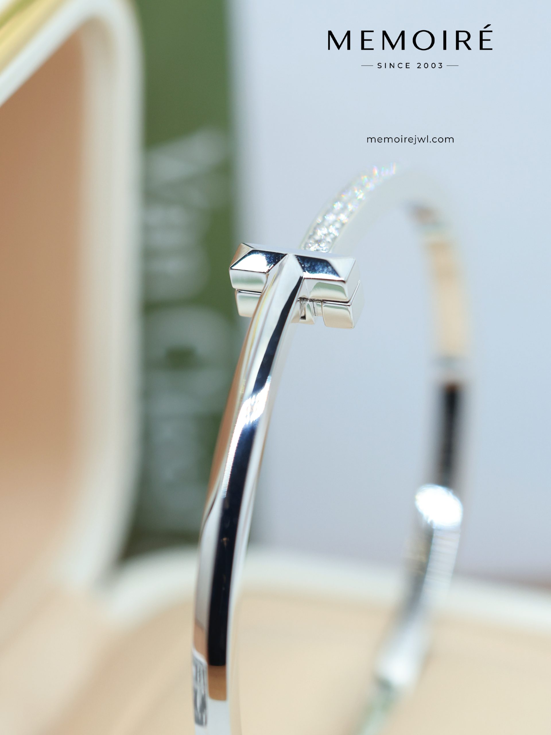 MEMOIRÉ Platinum Full-Pave Diamond Double T Bangle - Image 3