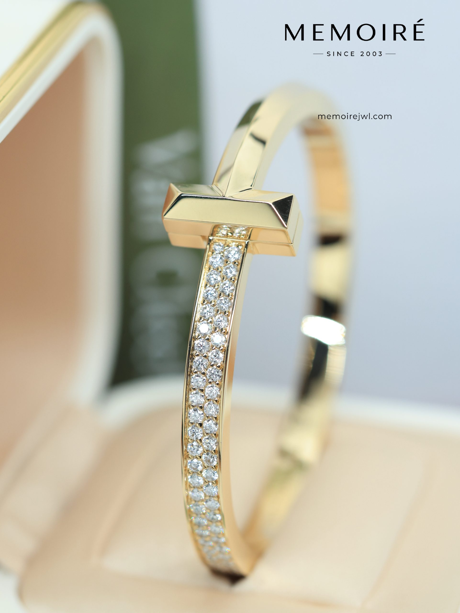 MEMOIRÉ Yellow Gold Wide Half-Pave T1 Bangle - Image 3